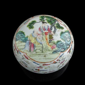 A Chinese famille rose 'figural' circular box, Republic period