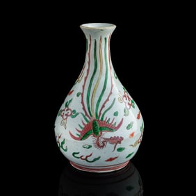 A Chinese wucai 'phoenix' yuhuchun vase, 17th century