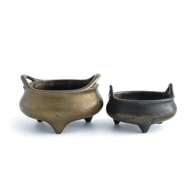 Two Chinese bronze censers, 18th/19th century