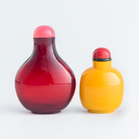 Two Chinese Peking glass snuff bottles, 19th century