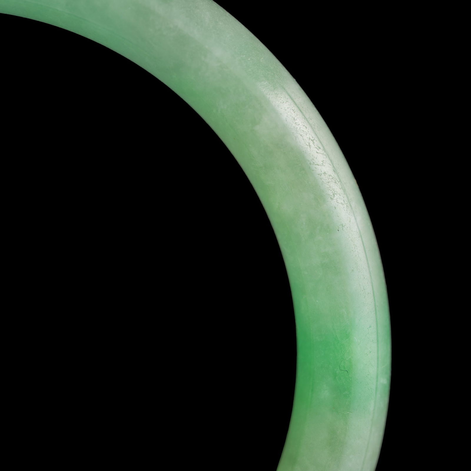 A Chinese jadeite bangle - 5