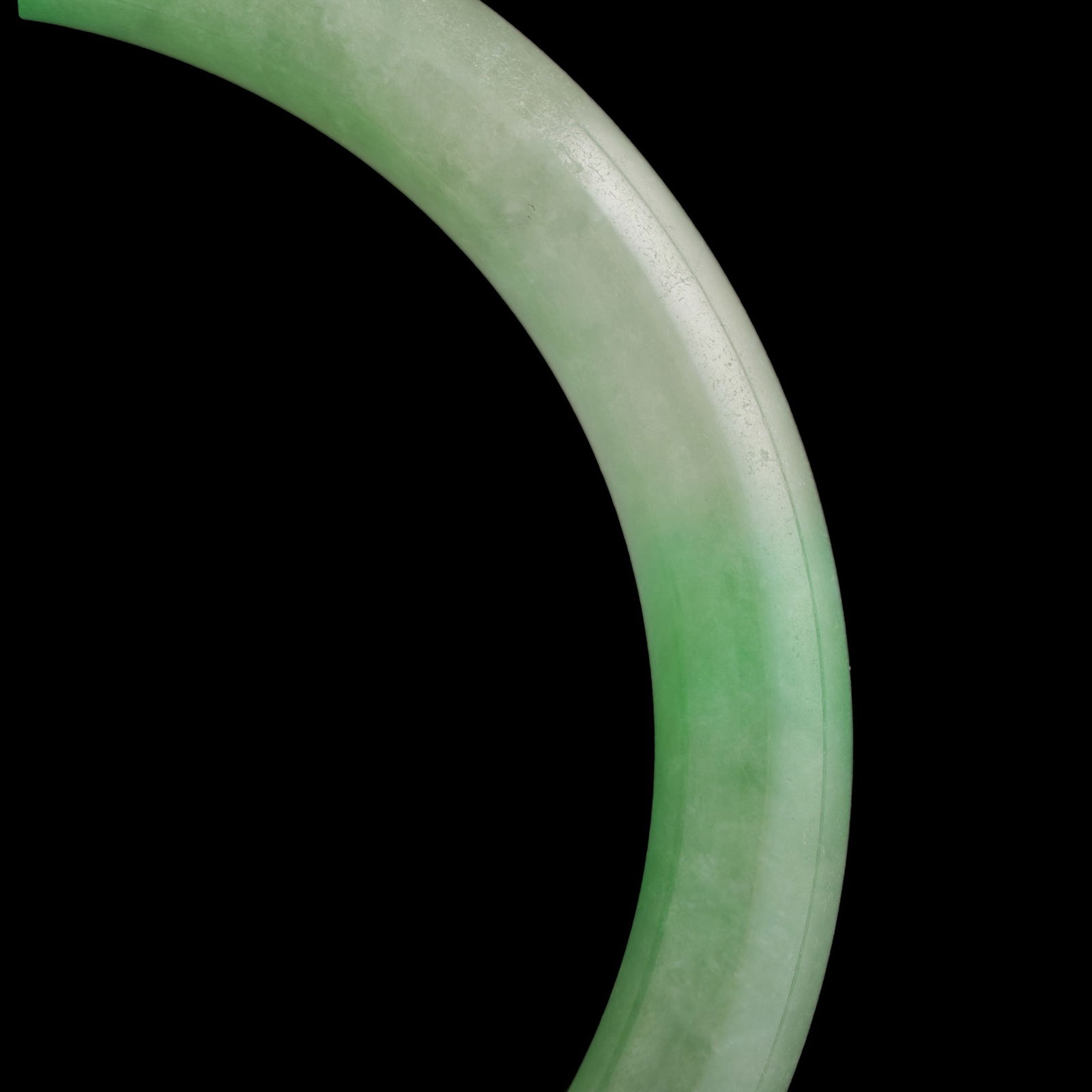 A Chinese jadeite bangle - 6
