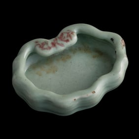 A Chinese Ru-type glazed lingzhi-form washer, Qianlong period, Qing dynasty