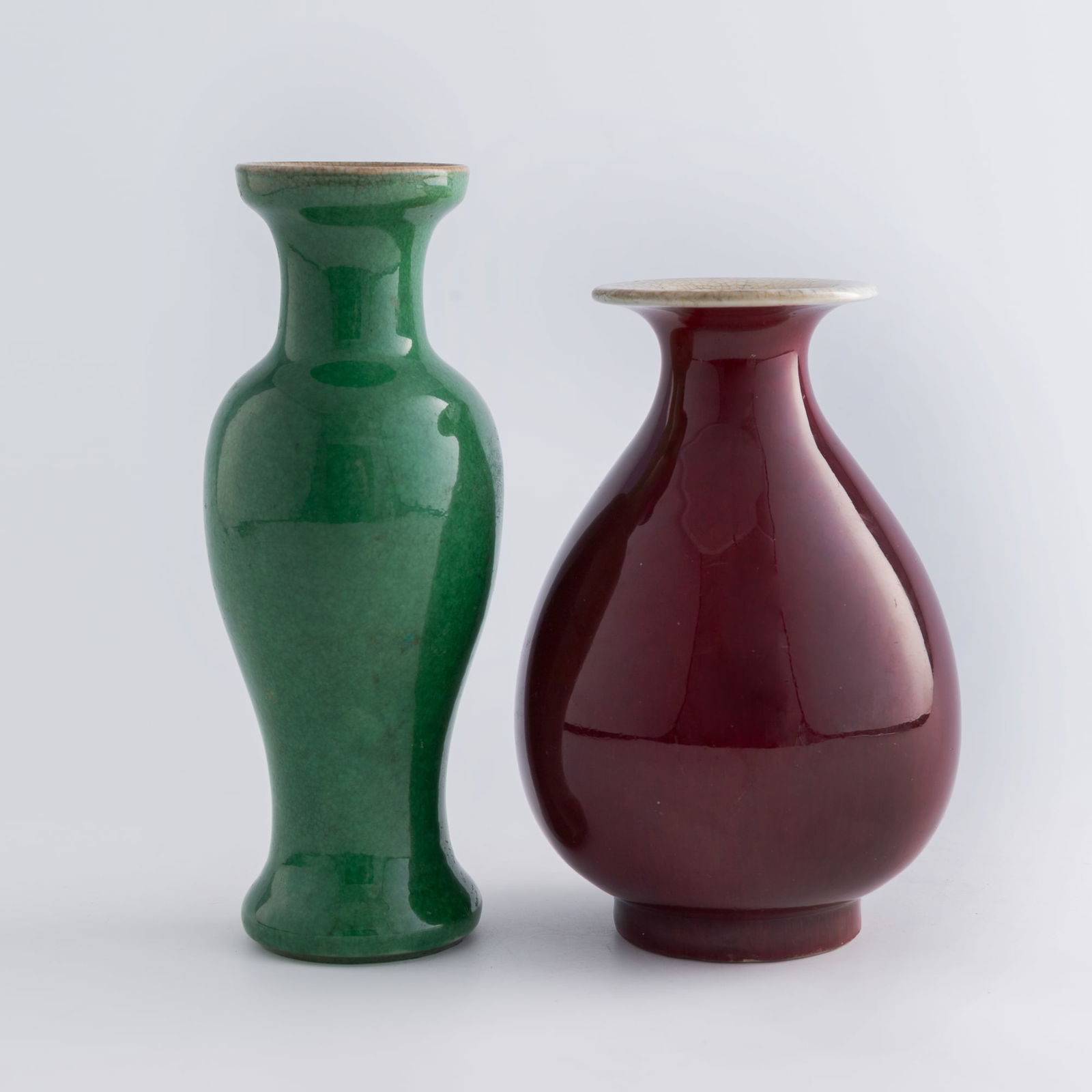 Two Chinese porcelain vases, 19th century (1 of 11)