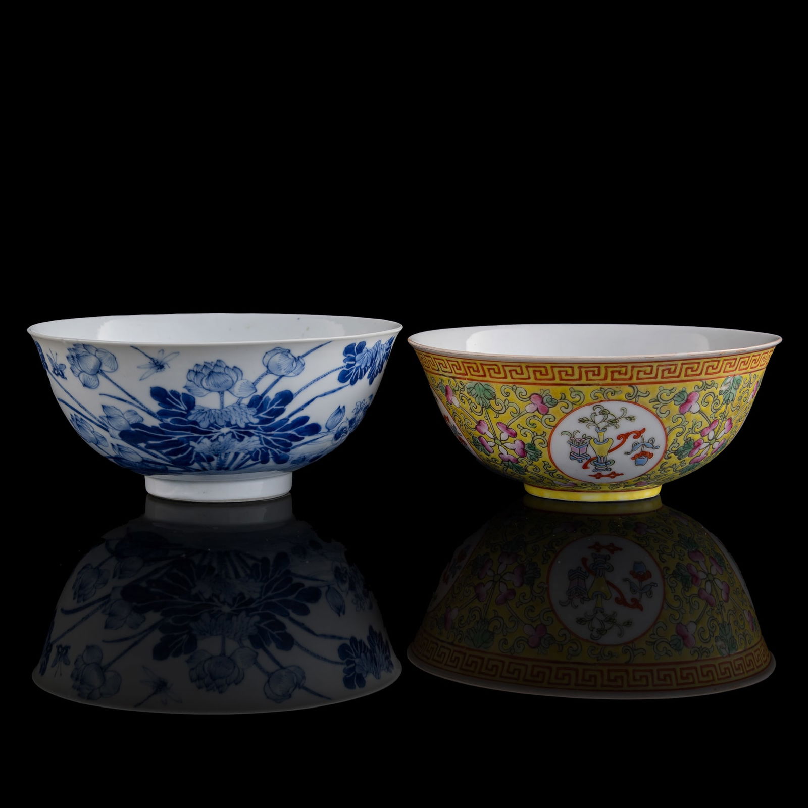 A Chinese blue-and-white bowl and a famille rose bowl, late 19th century (1 of 12)