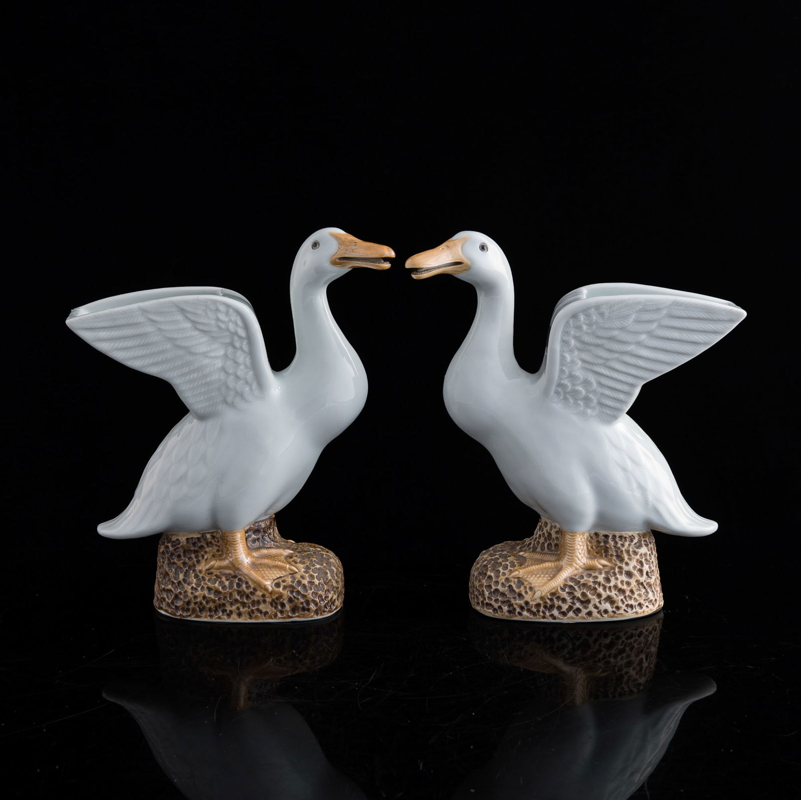 A pair of Chinese duck-form flower pots, by Nie Wuhua, Republic period (1 of 12)