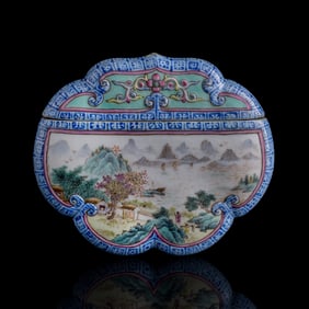A Chinese famille rose 'landscape' covered box, Republic period