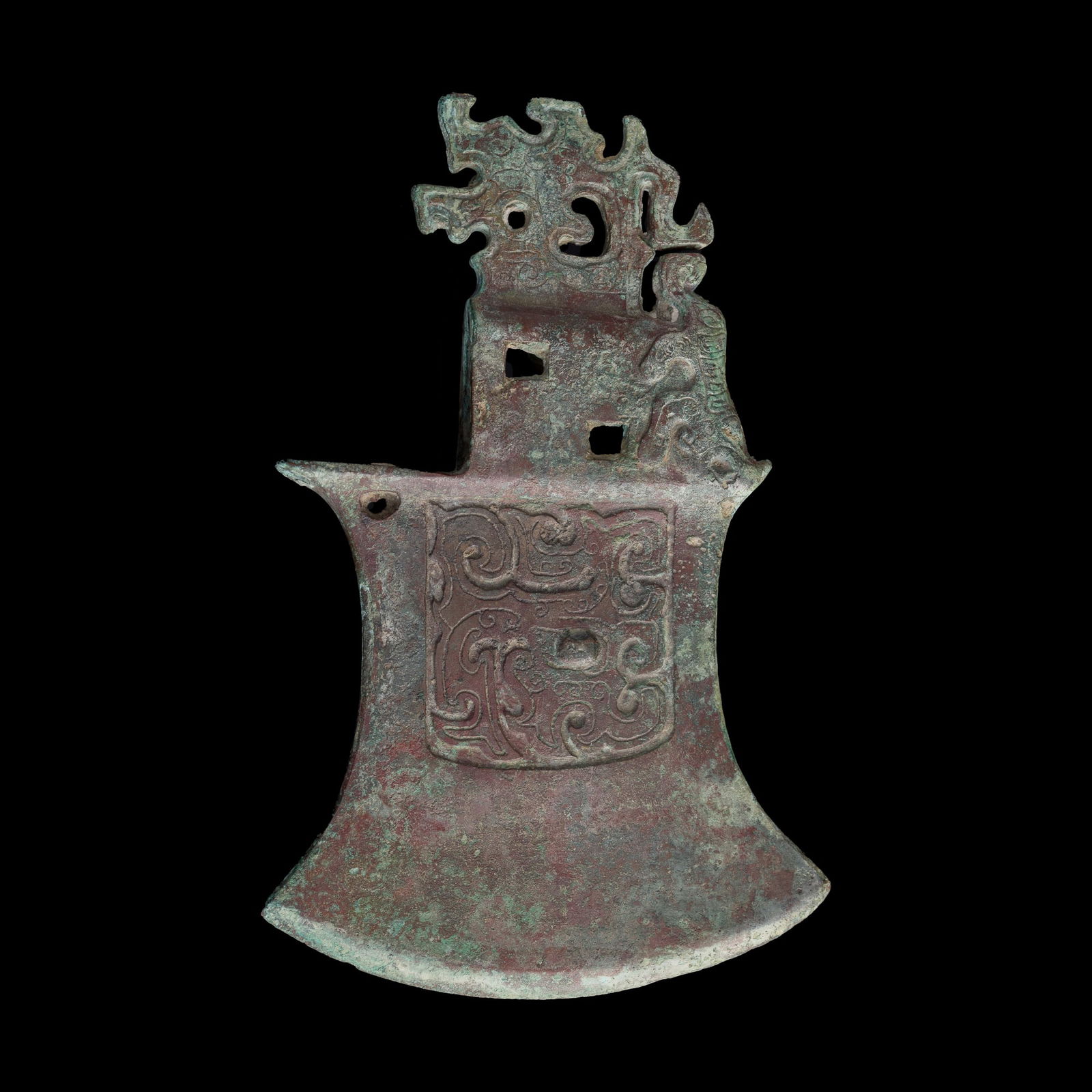 A Chinese bronze yue axe, Spring and Autumn/Warring States period (1 of 7)
