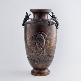 A Japanese bronze vase, 19th century