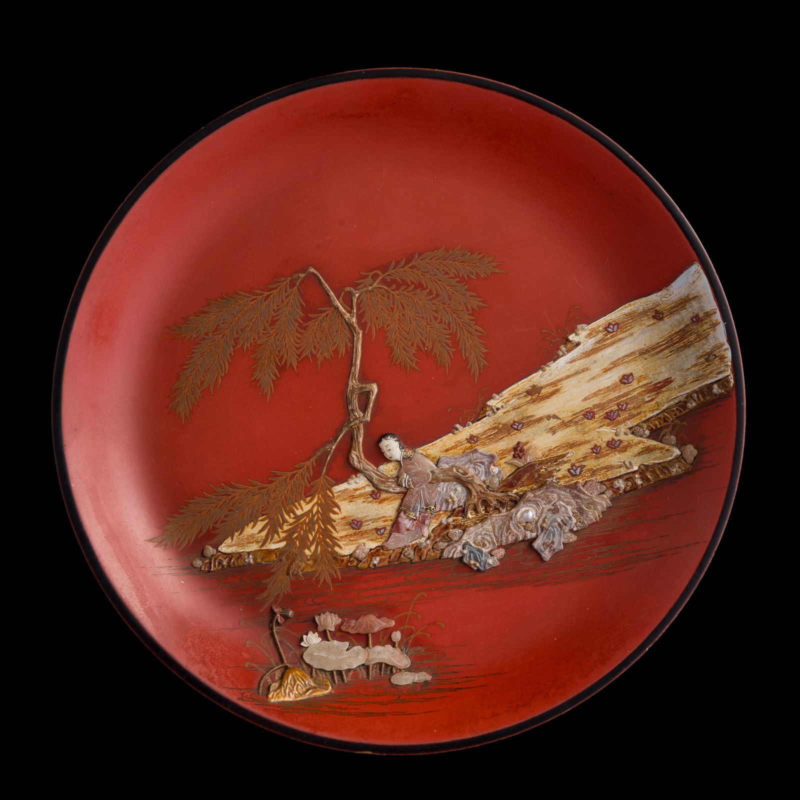 A painted lacquer 'court lady' plate, 19th century (1 of 5)