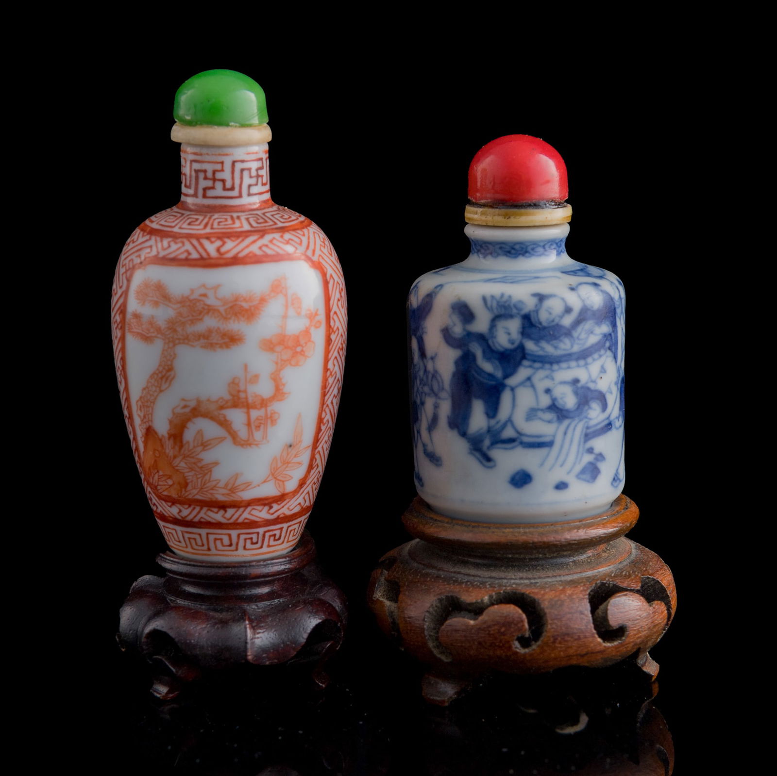 A Chinese blue-and-white and an iron-red snuff bottle, 19th century (1 of 10)