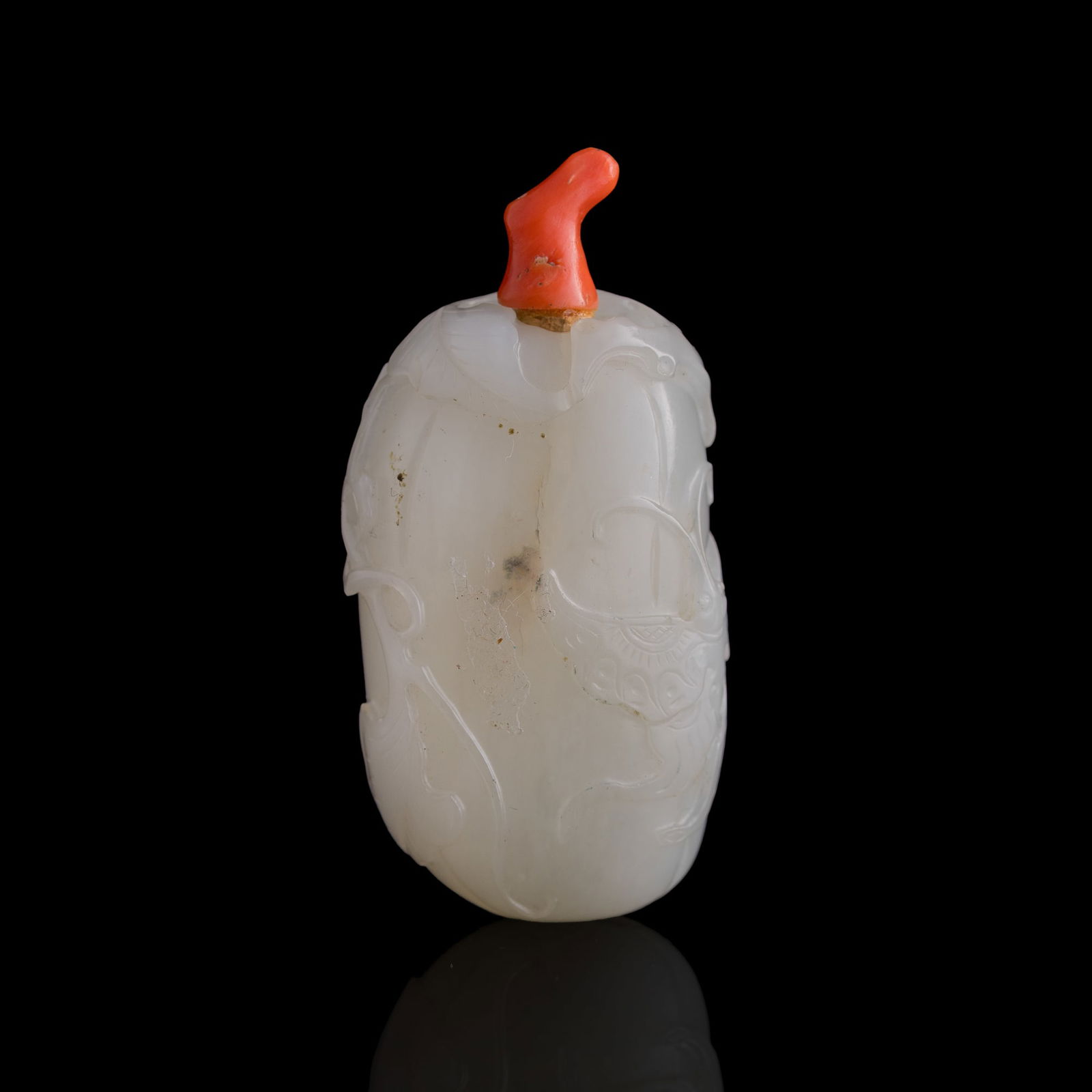 A Chinese white jade snuff bottle, 18th century (1 of 7)