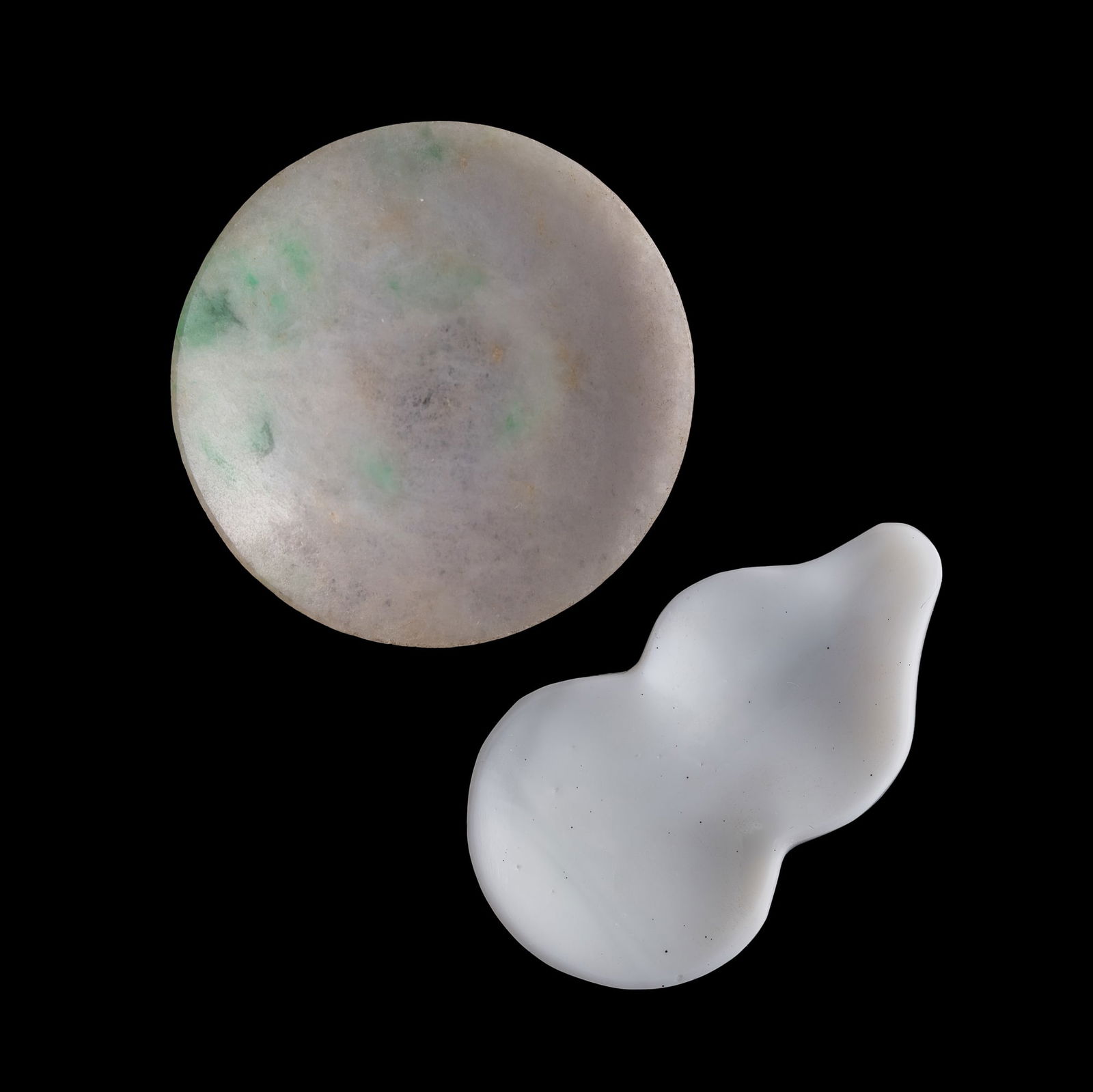 A Chinese jadeite and a Peking glass snuff dish, Qing dynasty (1 of 7)