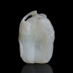 A Chinese white jade melon-form snuff bottle, 18th/19th century