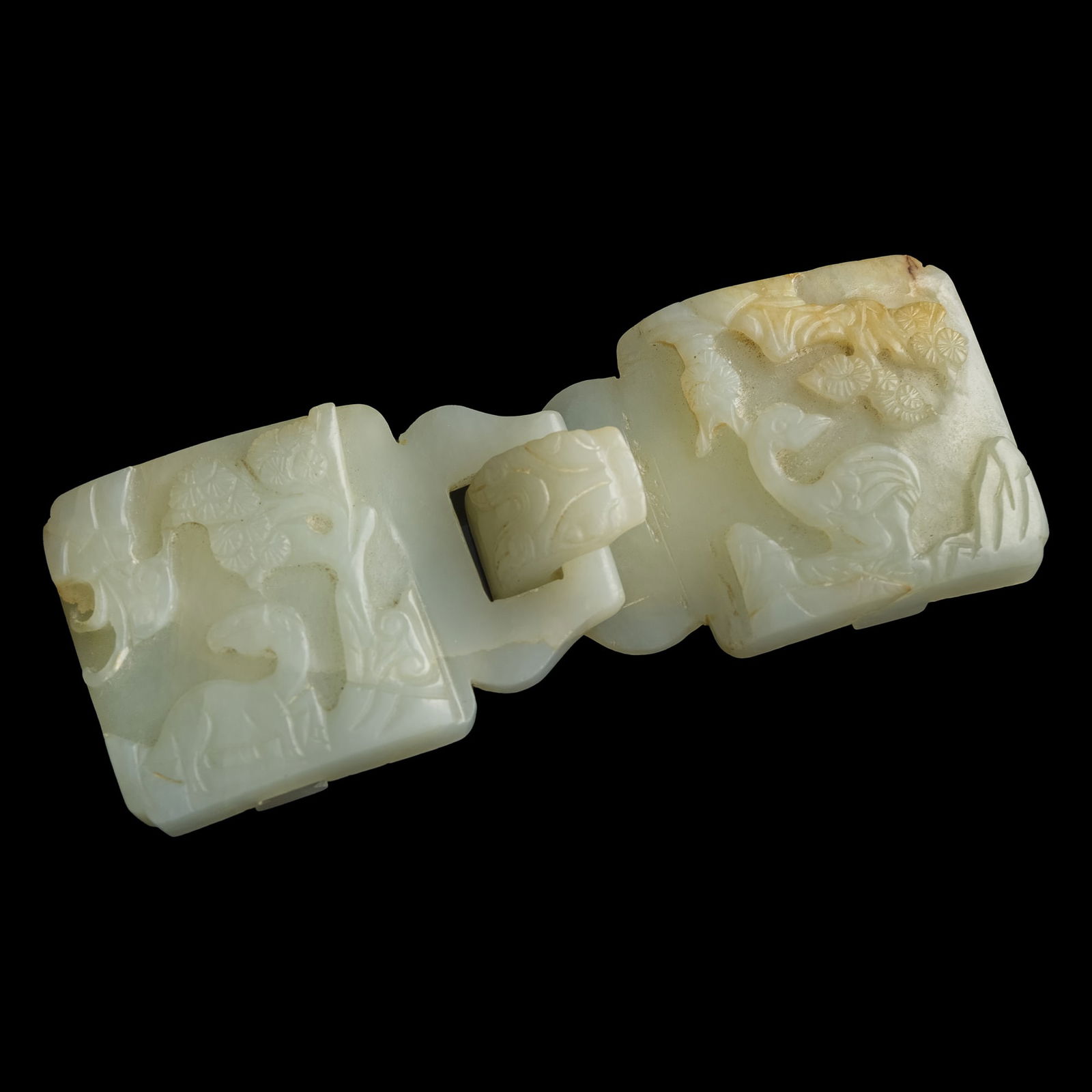 A Chinese white jade belt buckle, 18th century (1 of 7)