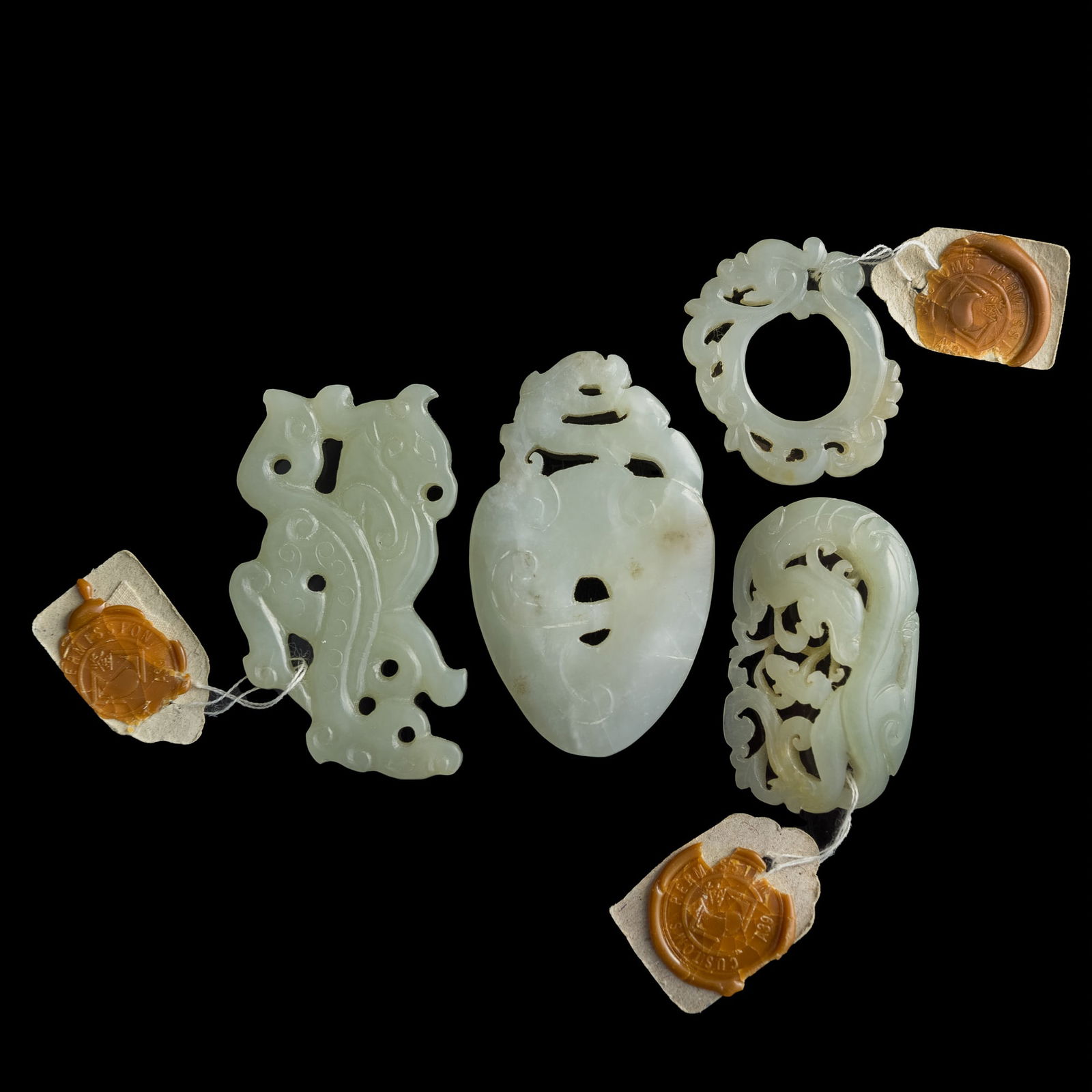 Four assorted Chinese jade carvings, Ming/Qing dynasty (1 of 9)