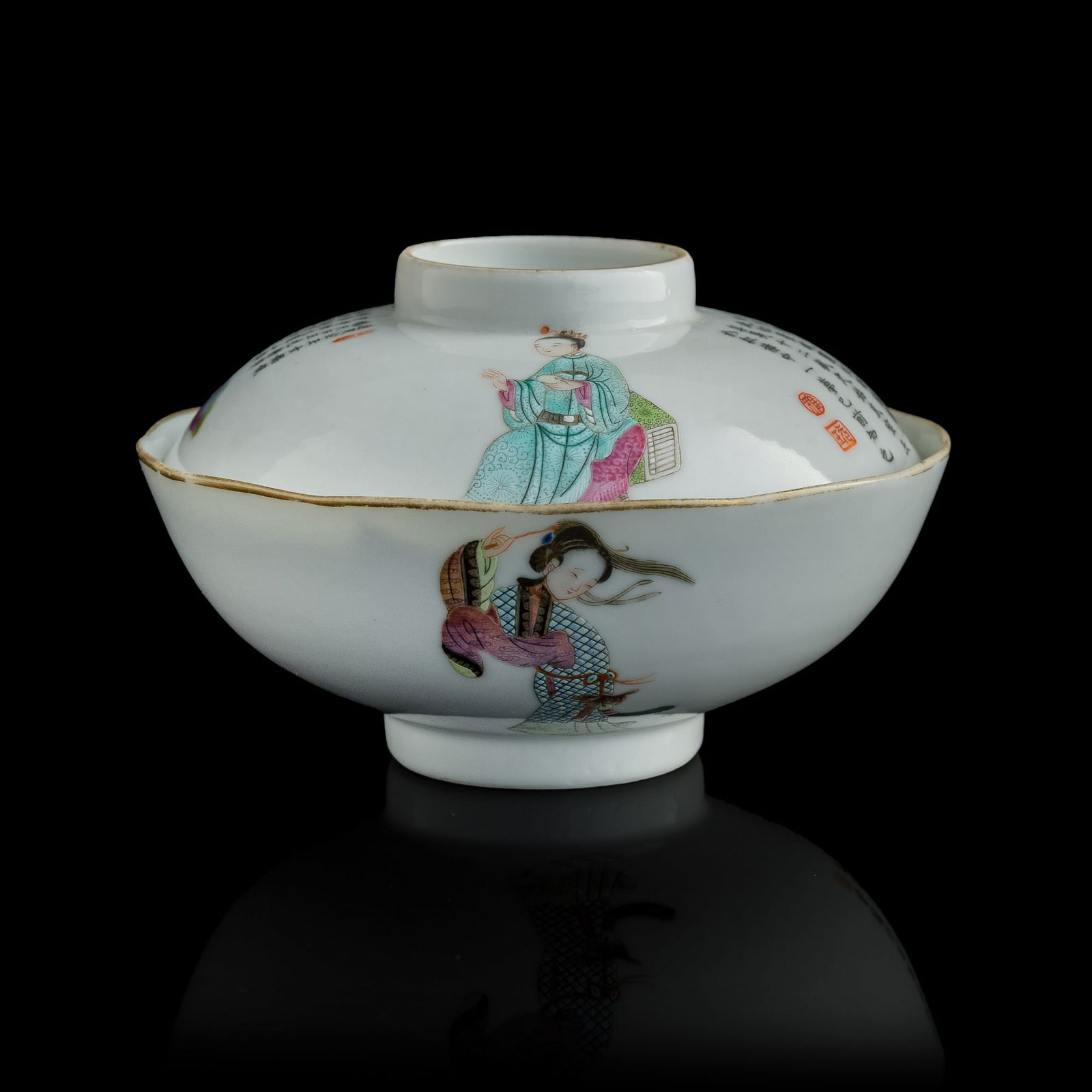 A Chinese famille rose 'Dream of the Red Chamber' covered bowl, Daoguang period, Qing dynasty (1 of 14)