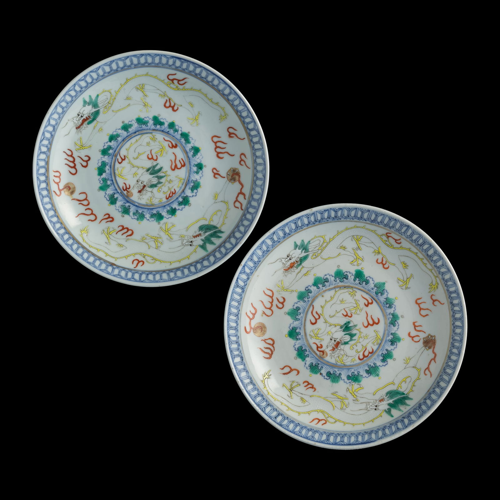 A pair of Chinese famille rose 'dragon' plates, Guangxu period, Qing dynasty (1 of 9)