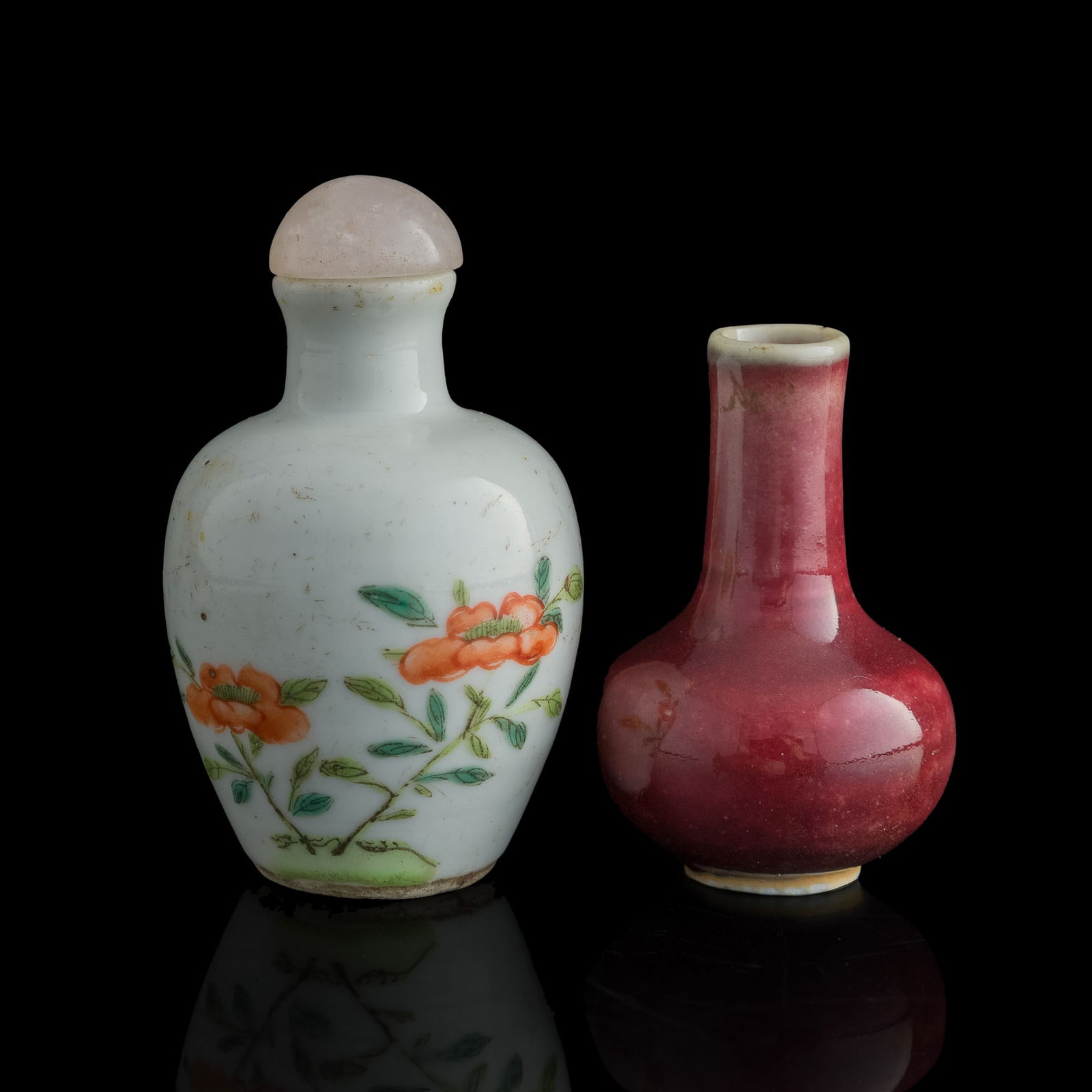 A Chinese red-glazed and a famille rose miniature vase, 18th/19th century (1 of 8)