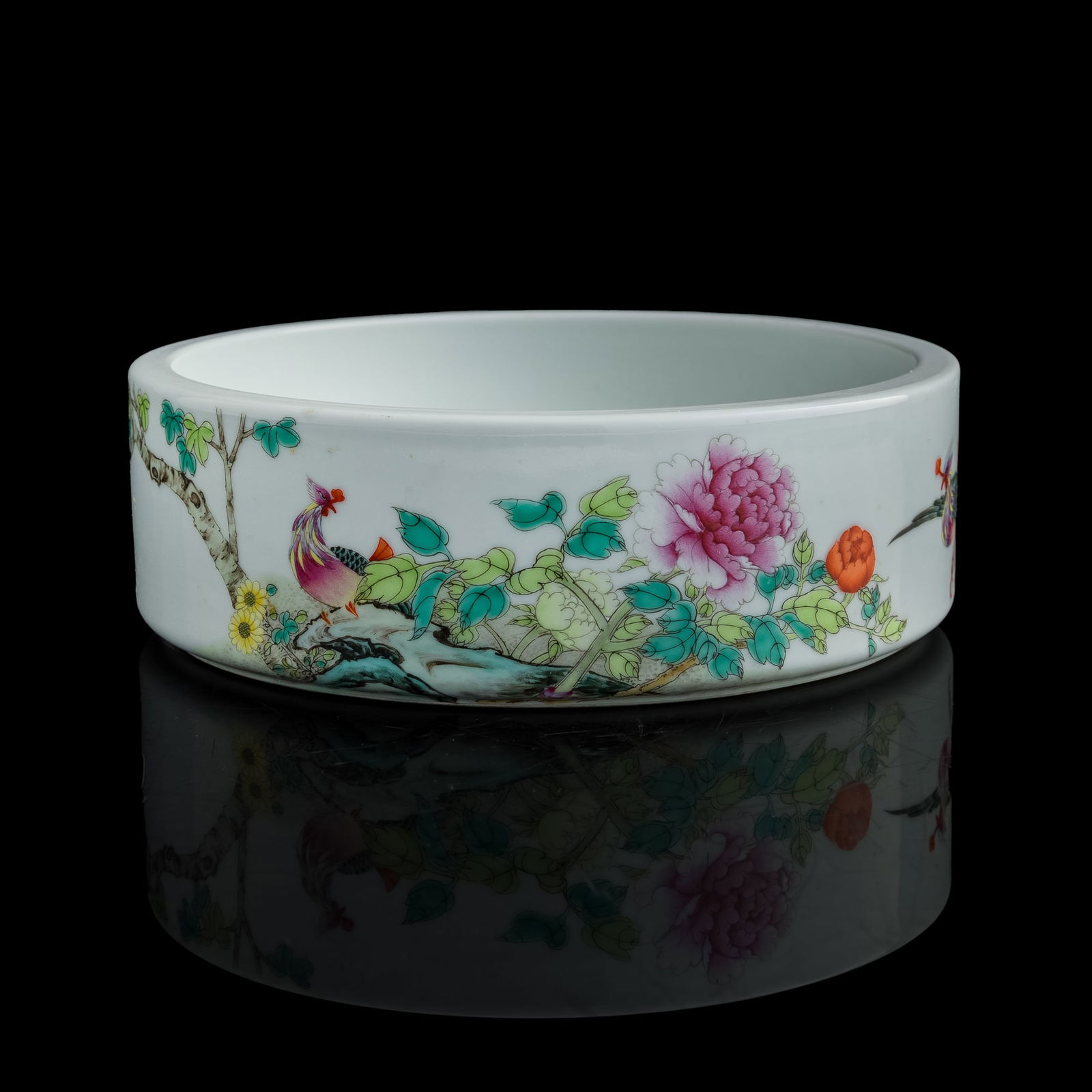 A Chinese famille rose washer, Republic period (1 of 10)