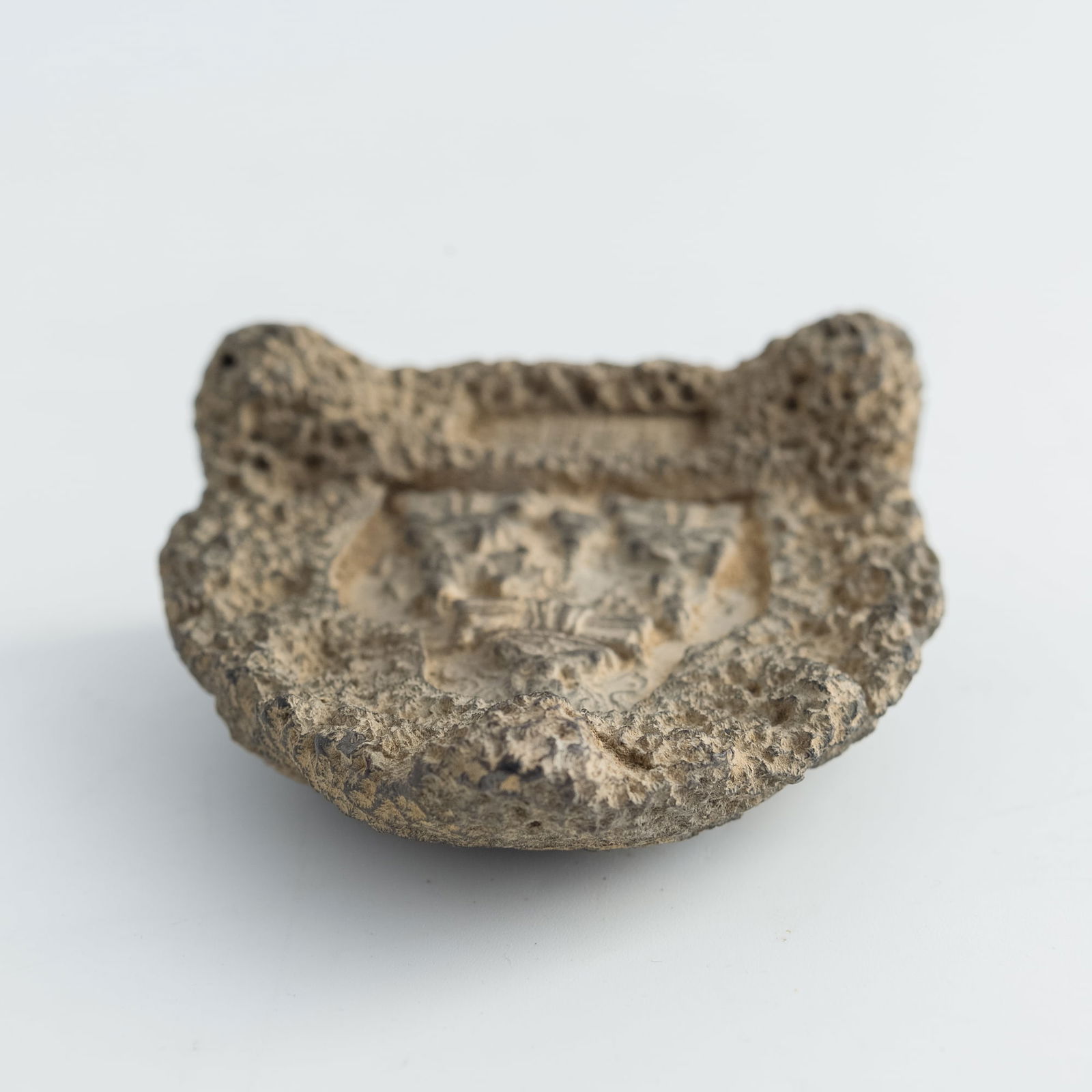 A pottery Buddhist shrine - 8