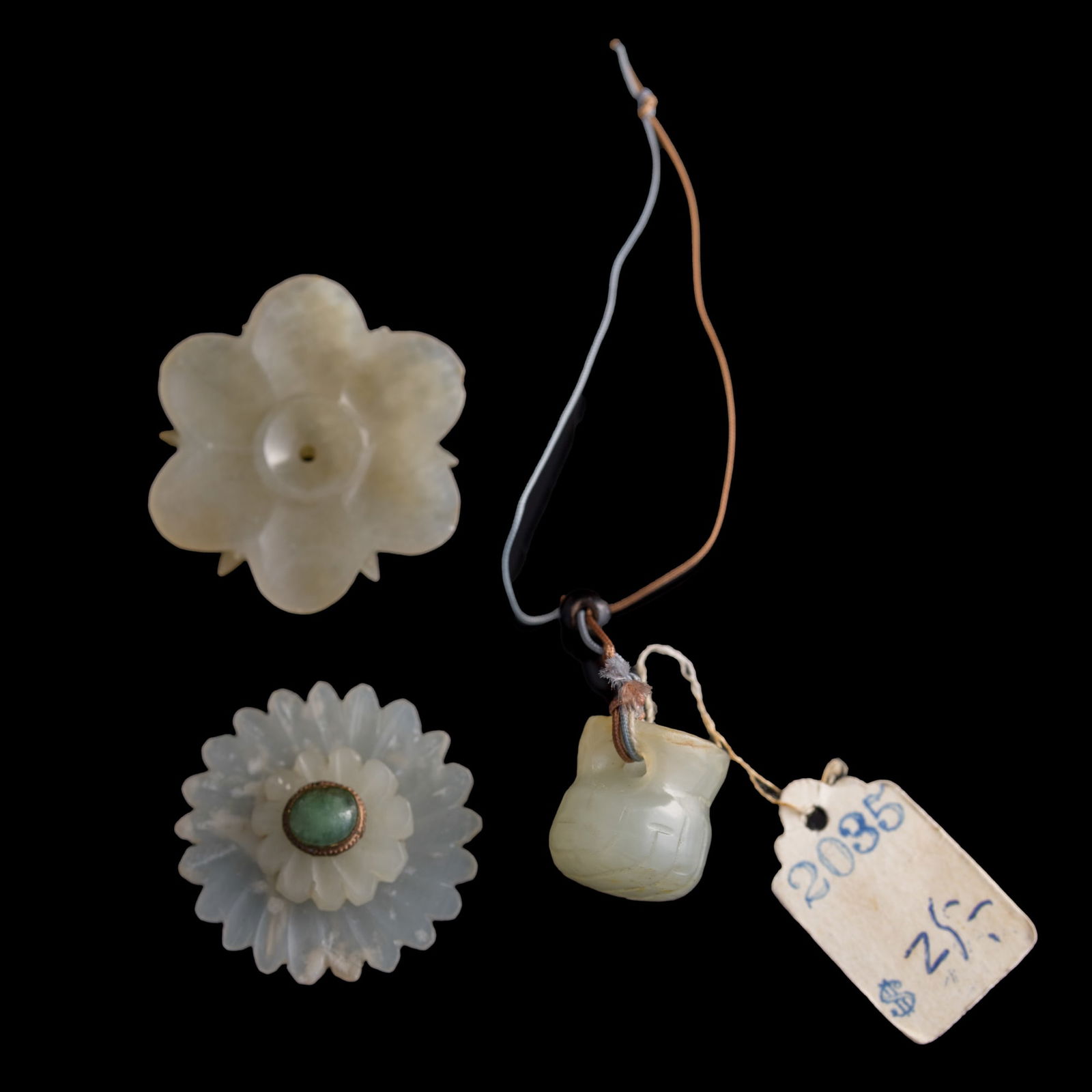 Three Chinese white jade ornaments, Ming/Qing dynasty (1 of 11)