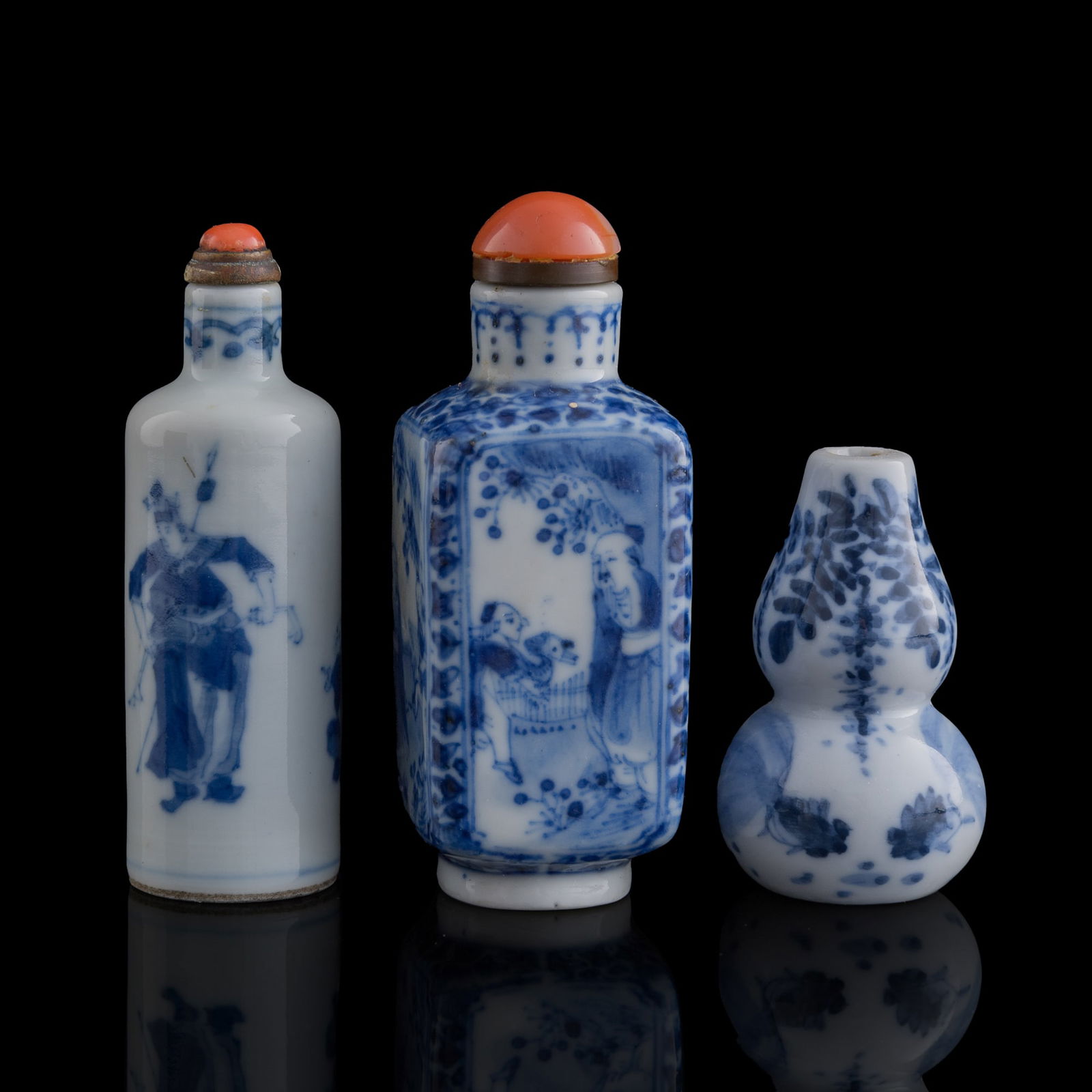 Three Chinese blue and white snuff bottles, 19th century (1 of 12)