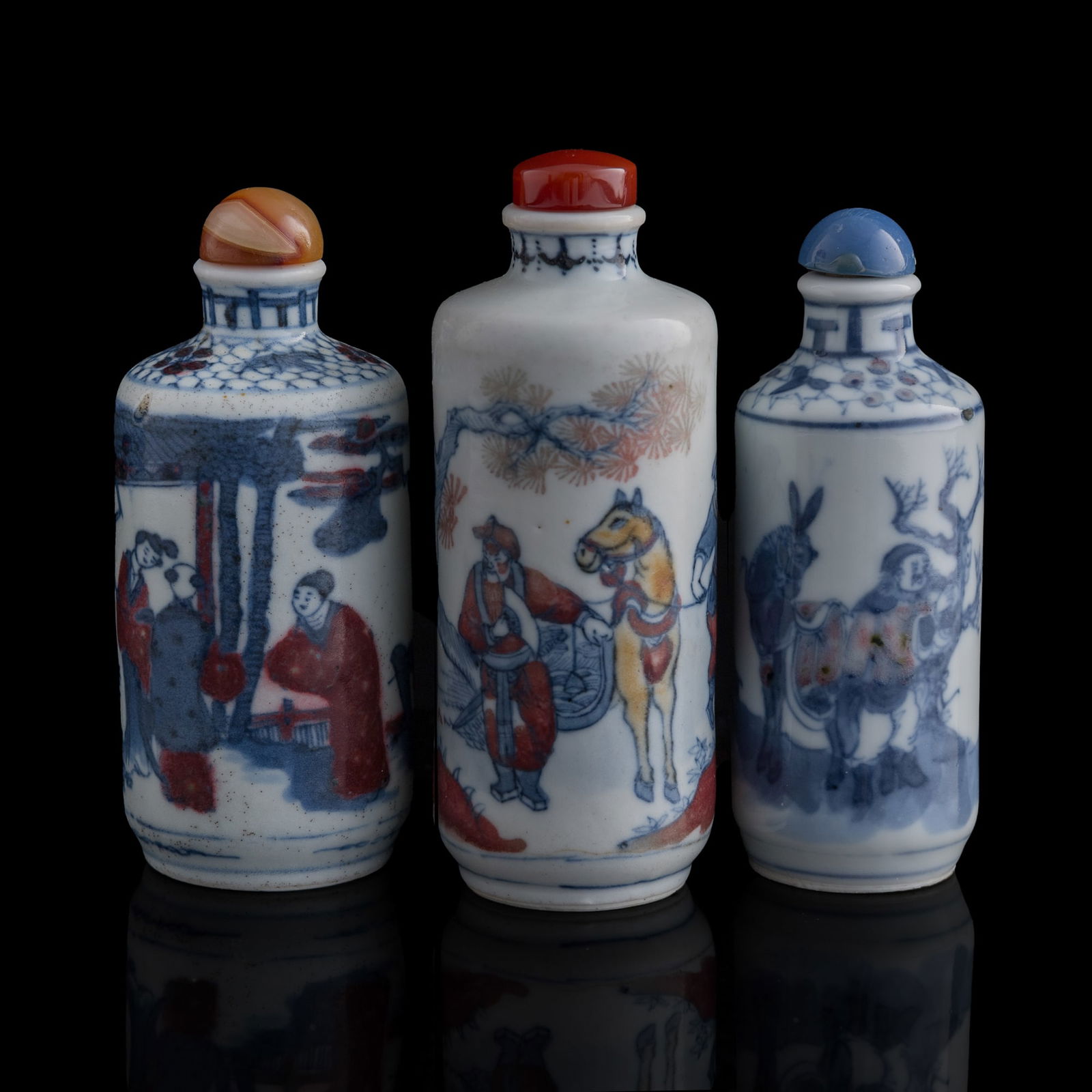Three Chinese blue and copper-red-underglazed snuff bottles, 19th century (1 of 12)