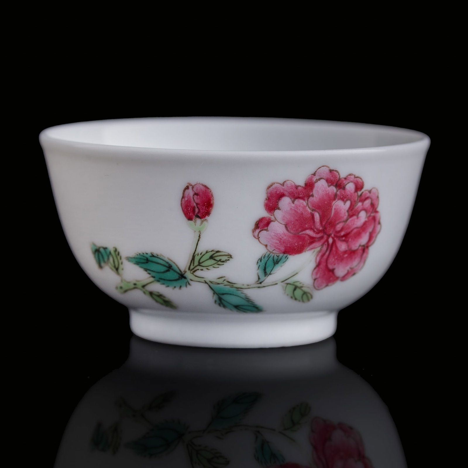 A Chinese famille rose 'floral' cup, 18th century (1 of 7)