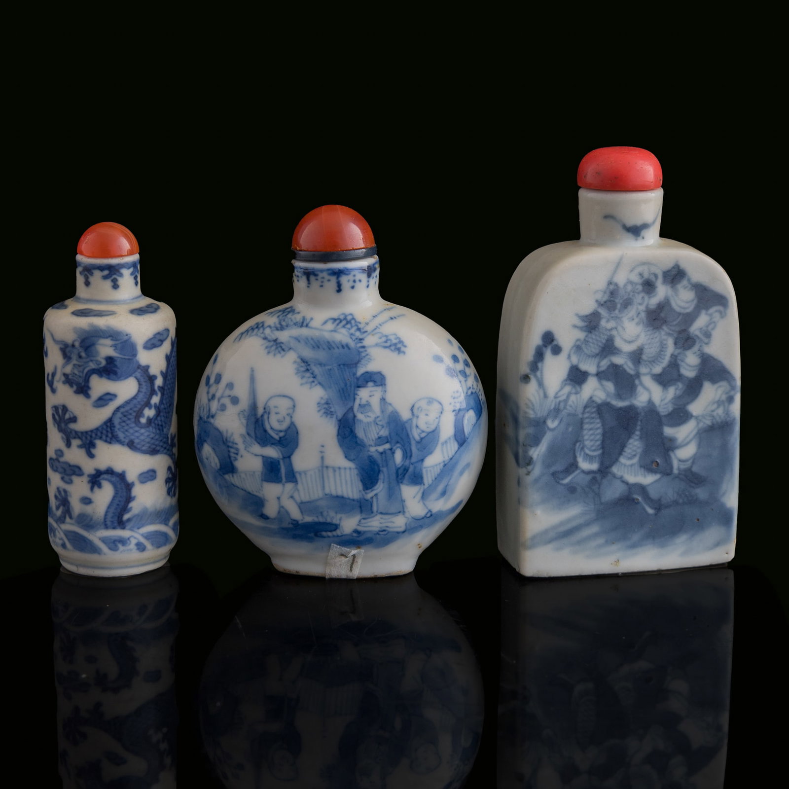 Three Chinese blue and white snuff bottles, Qing dynasty (1 of 12)