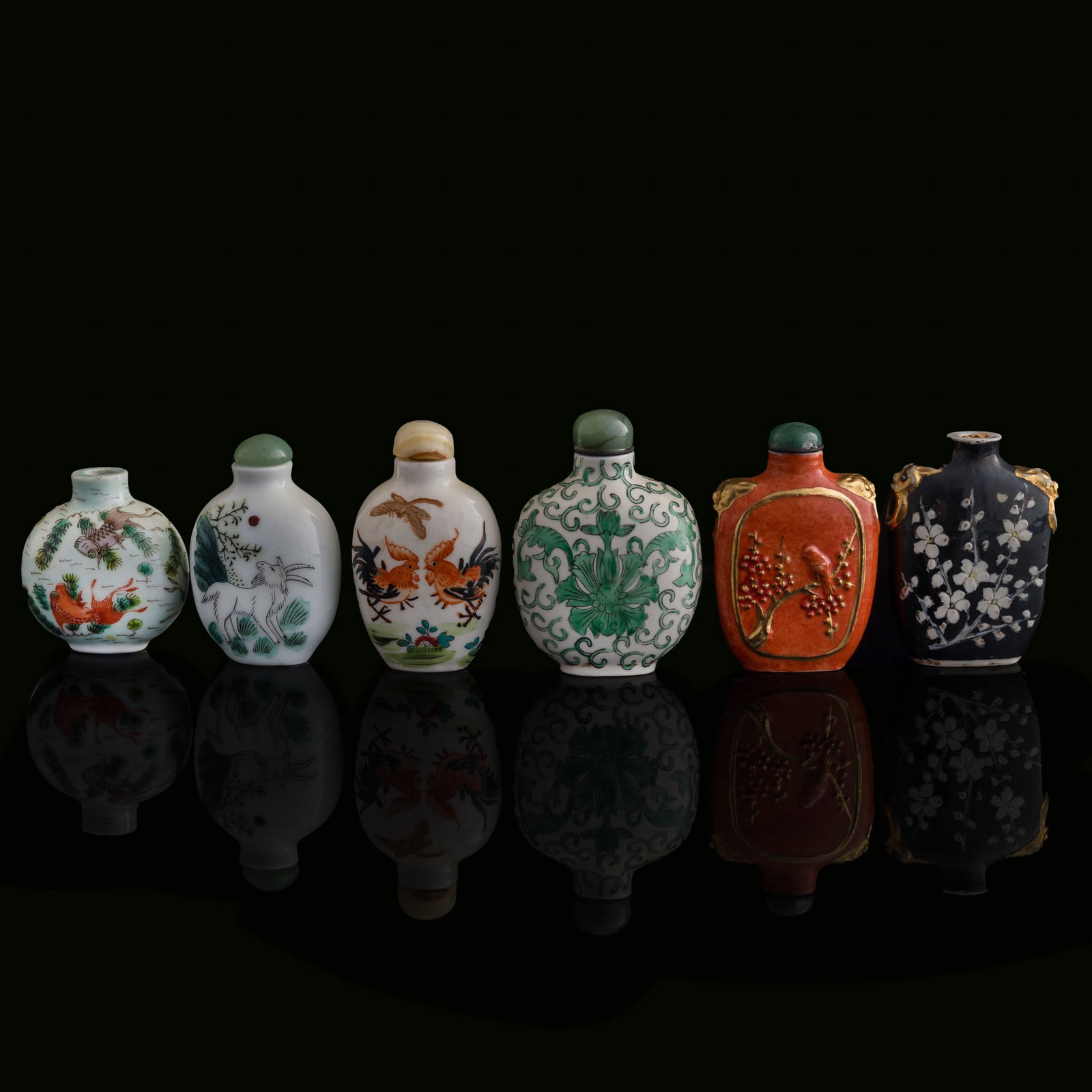 Six assorted Chinese porcelain snuff bottles, Republic period or later (1 of 12)