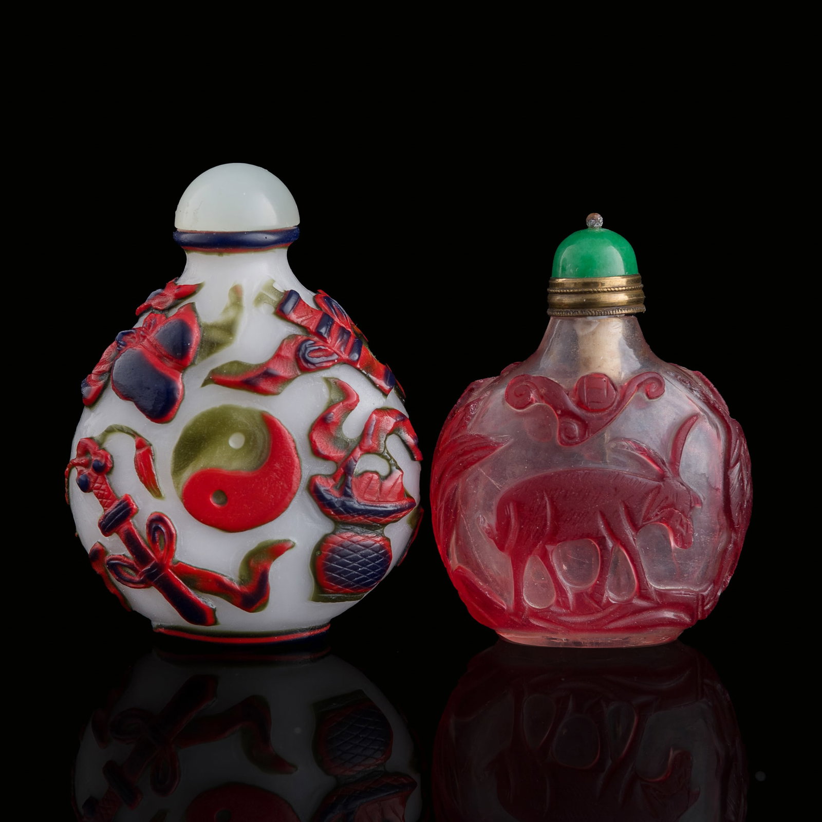 Two Chinese overlay glass snuff bottles, 19th century or later (1 of 9)