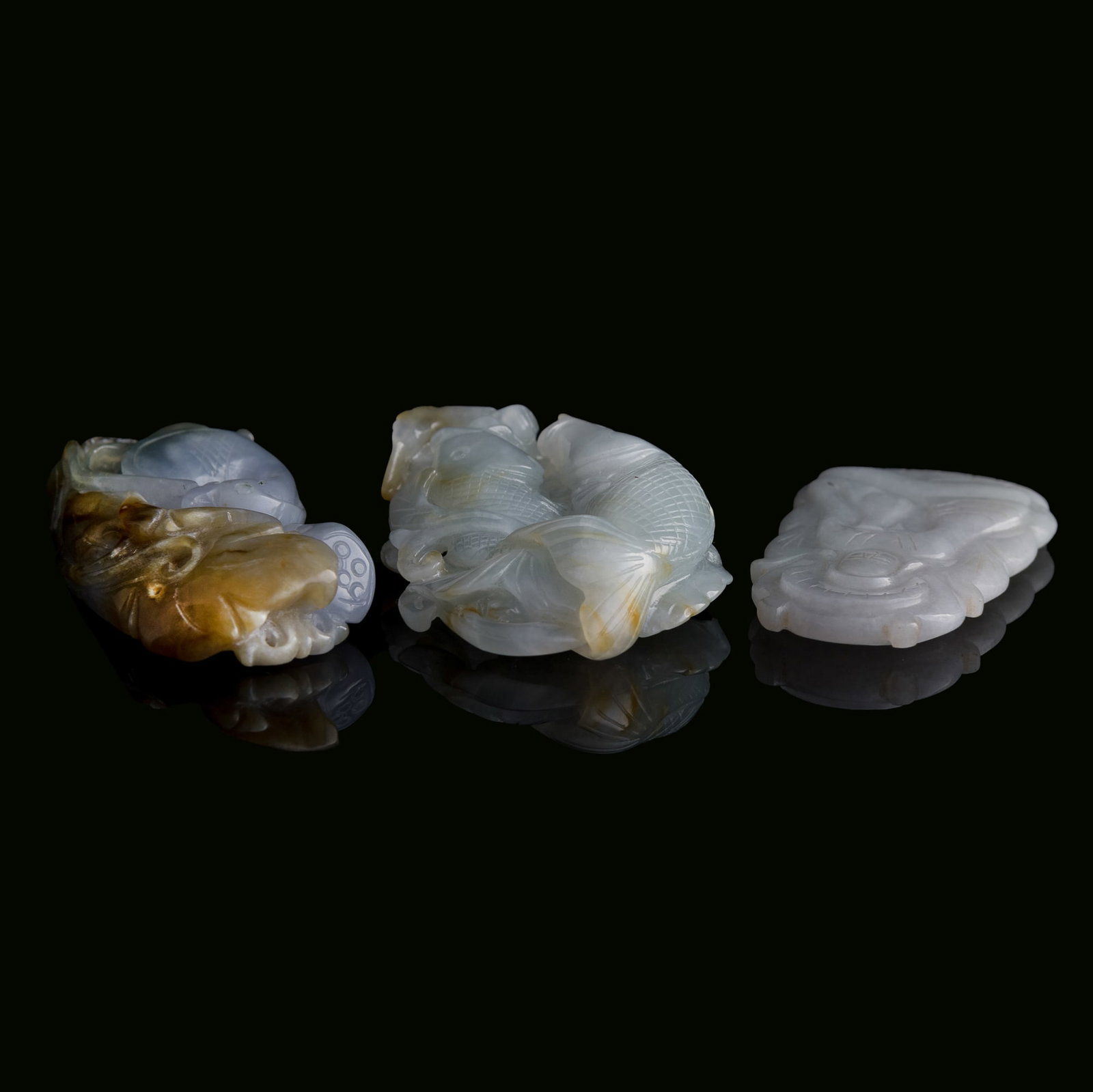 Three assorted Chinese jadeite pendants - 2