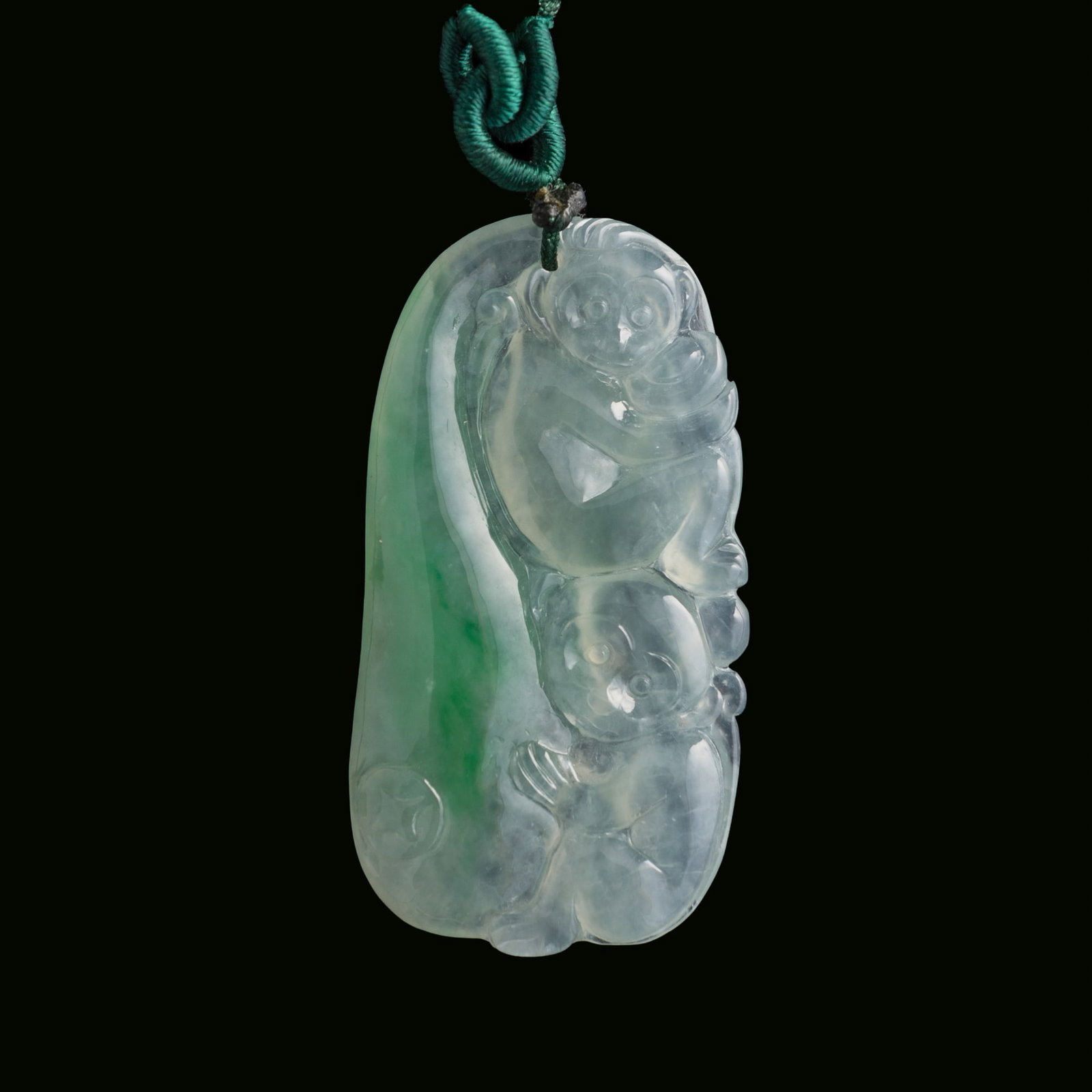 A Chinese jadeite monkey-form pendant - 3