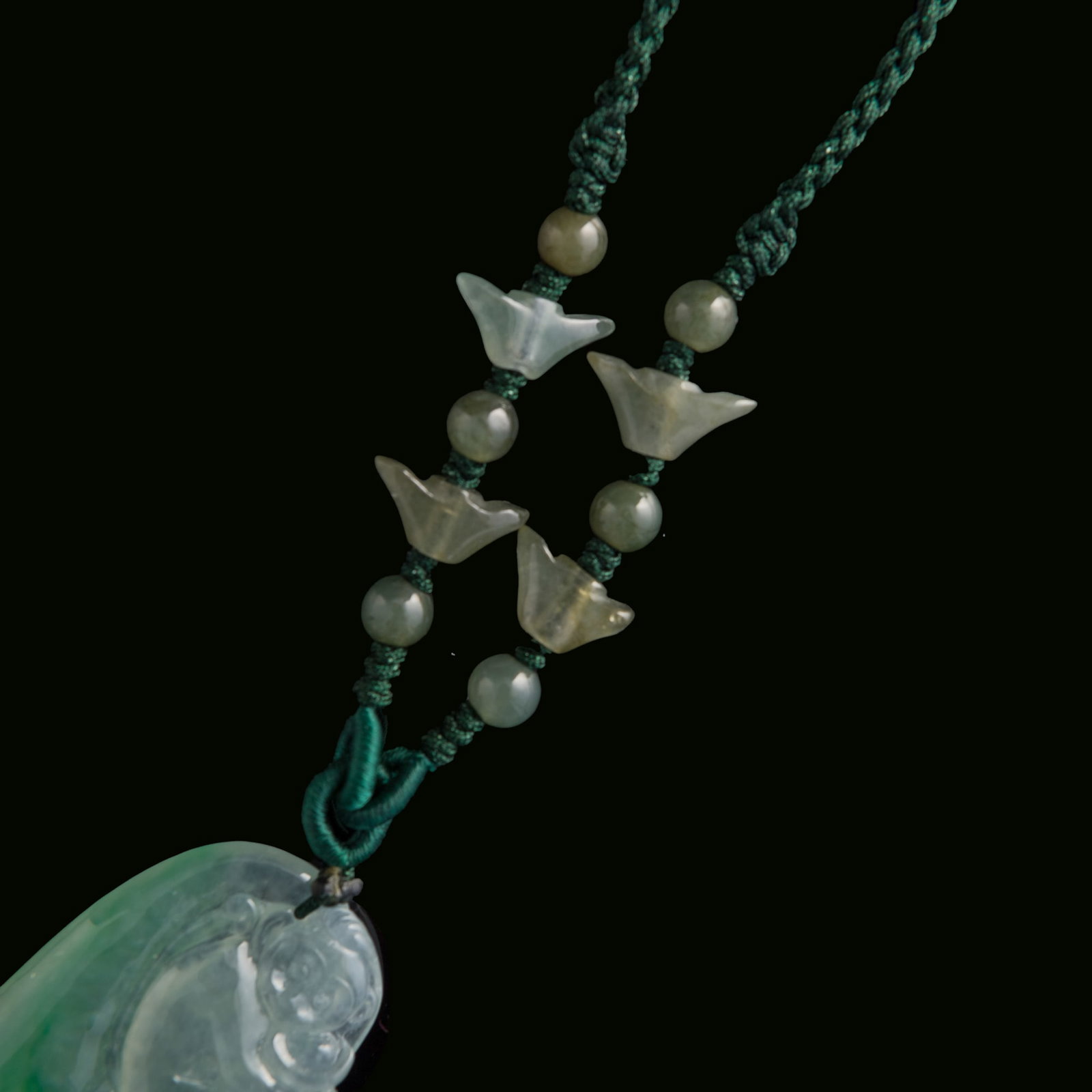 A Chinese jadeite monkey-form pendant - 6