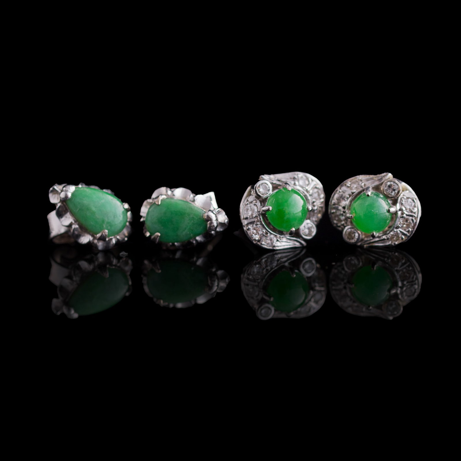 Two pairs of Chinese jadeite-set white metal stud earrings (1 of 7)