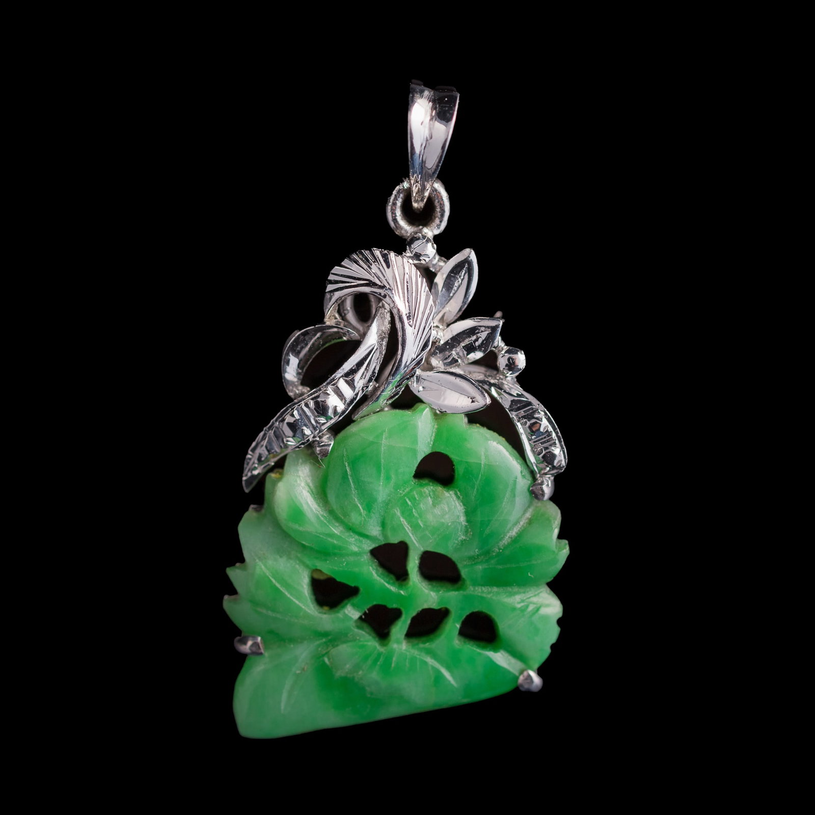 Six assorted Chinese jadeite ornaments - 5
