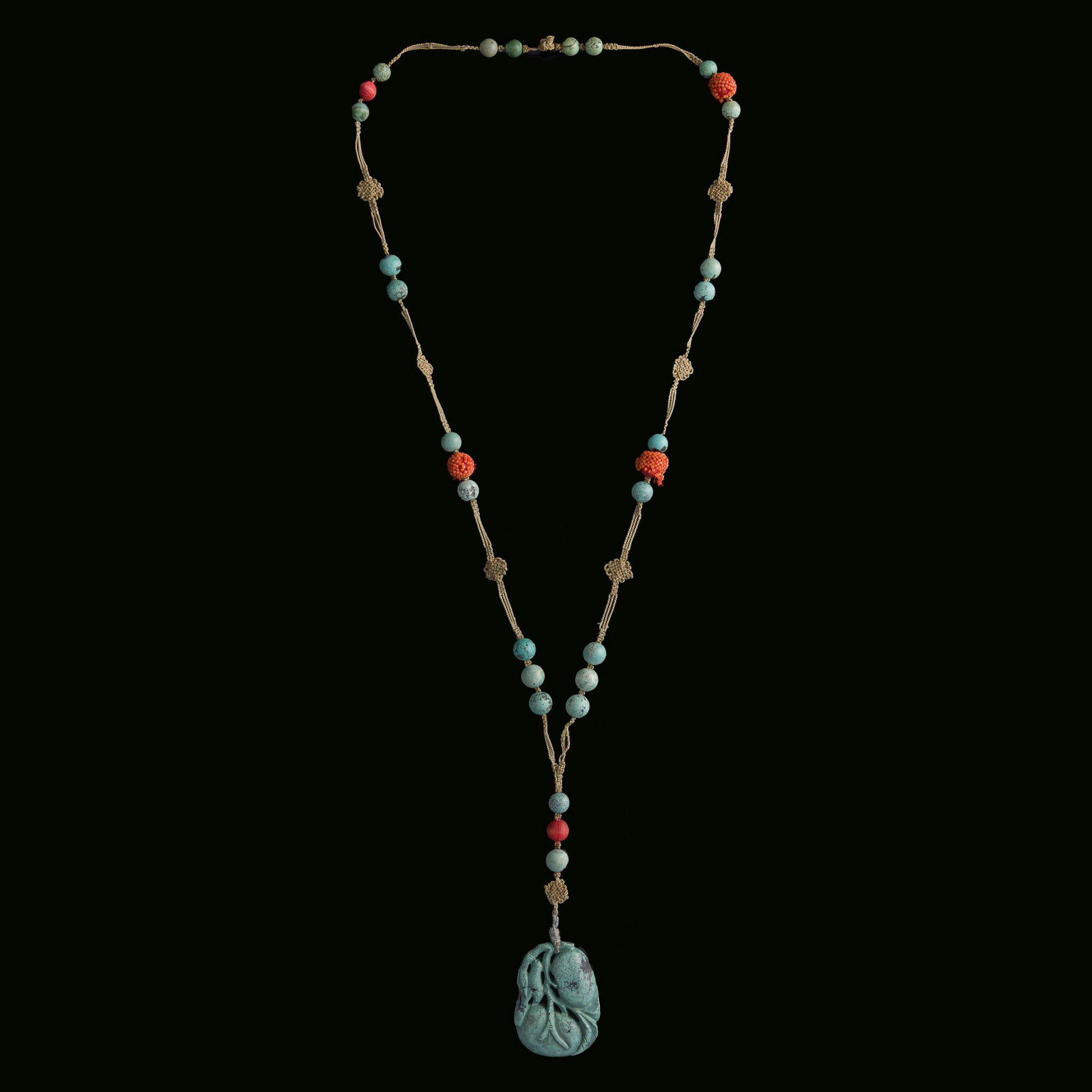 A Chinese turquoise necklace, Republic period or later (1 of 6)