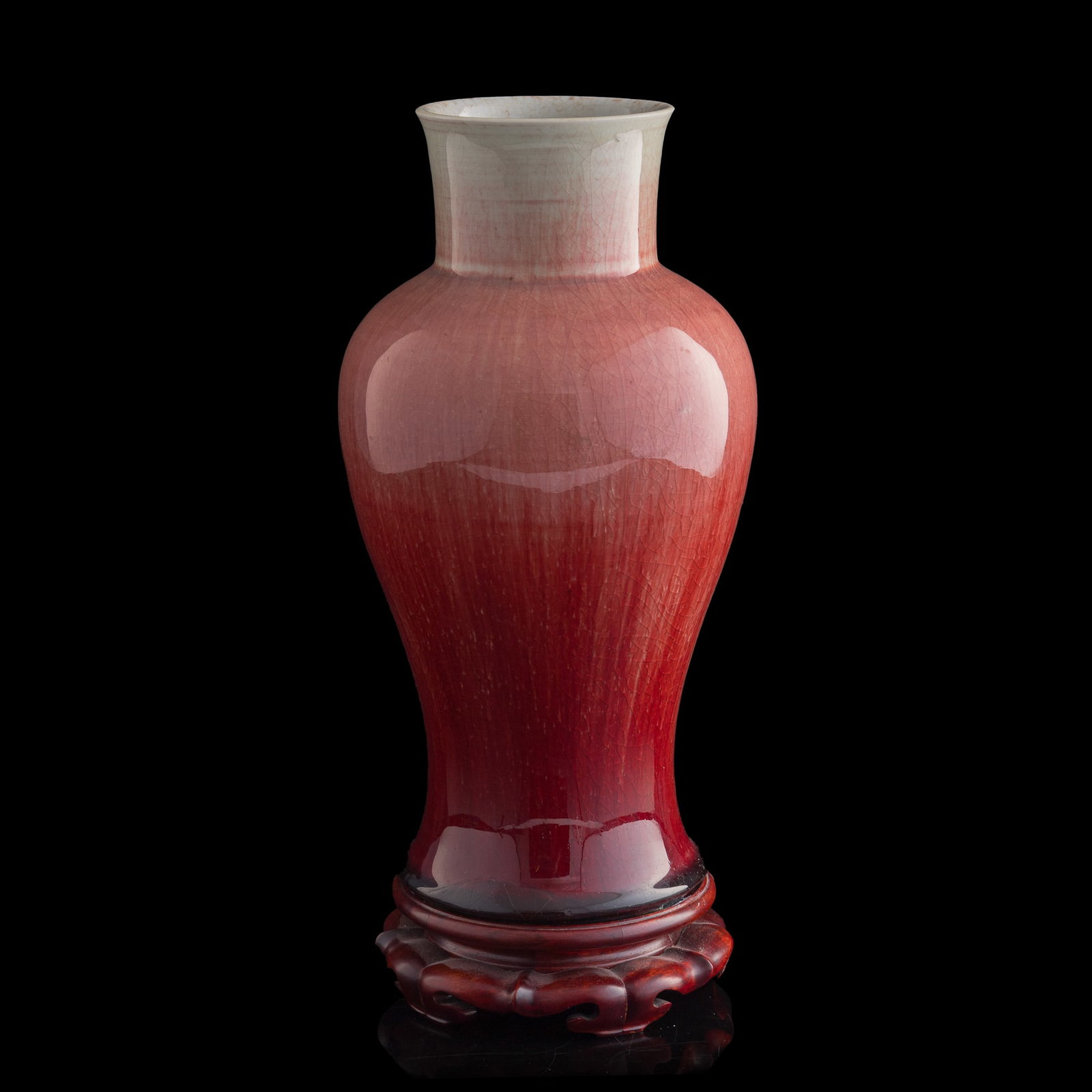 A Chinese Langyao-red-glazed Guanyin vase, 18th/19th century (1 of 10)