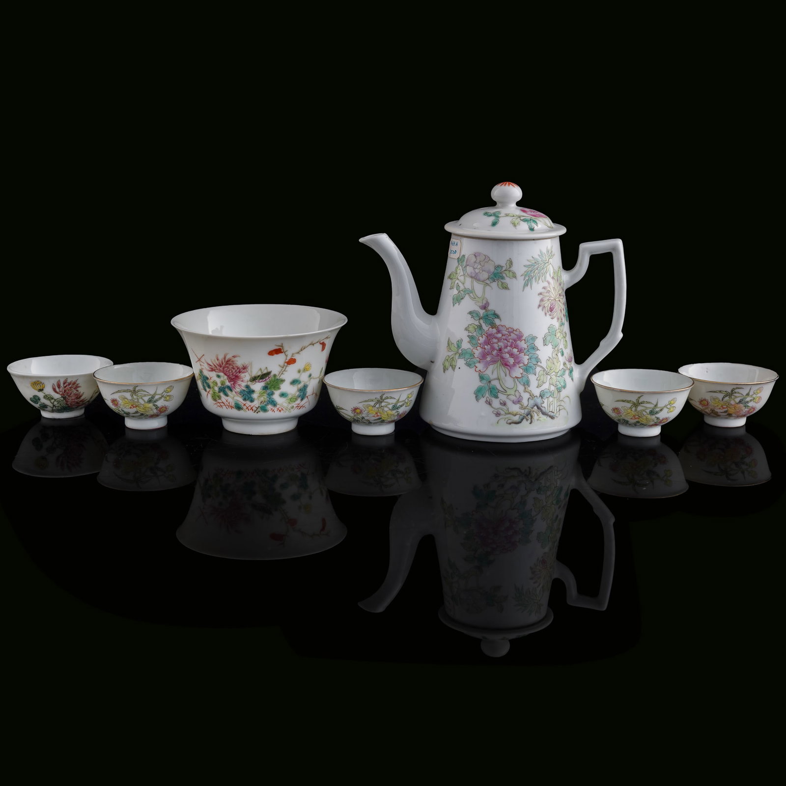 A Chinese famille rose teapot and six tea cups, Republic period (1 of 16)