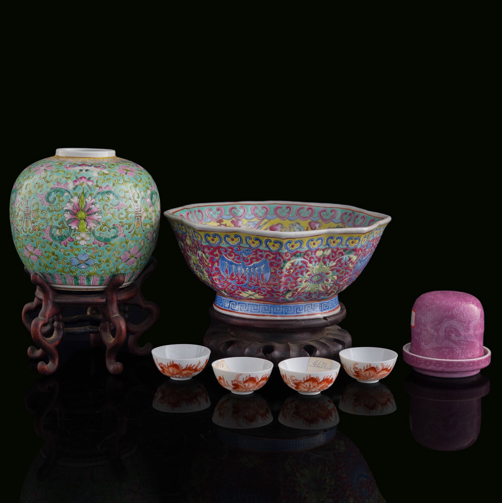 Seven assorted Chinese porcelain items, Qing dynasty/Republic period (1 of 15)