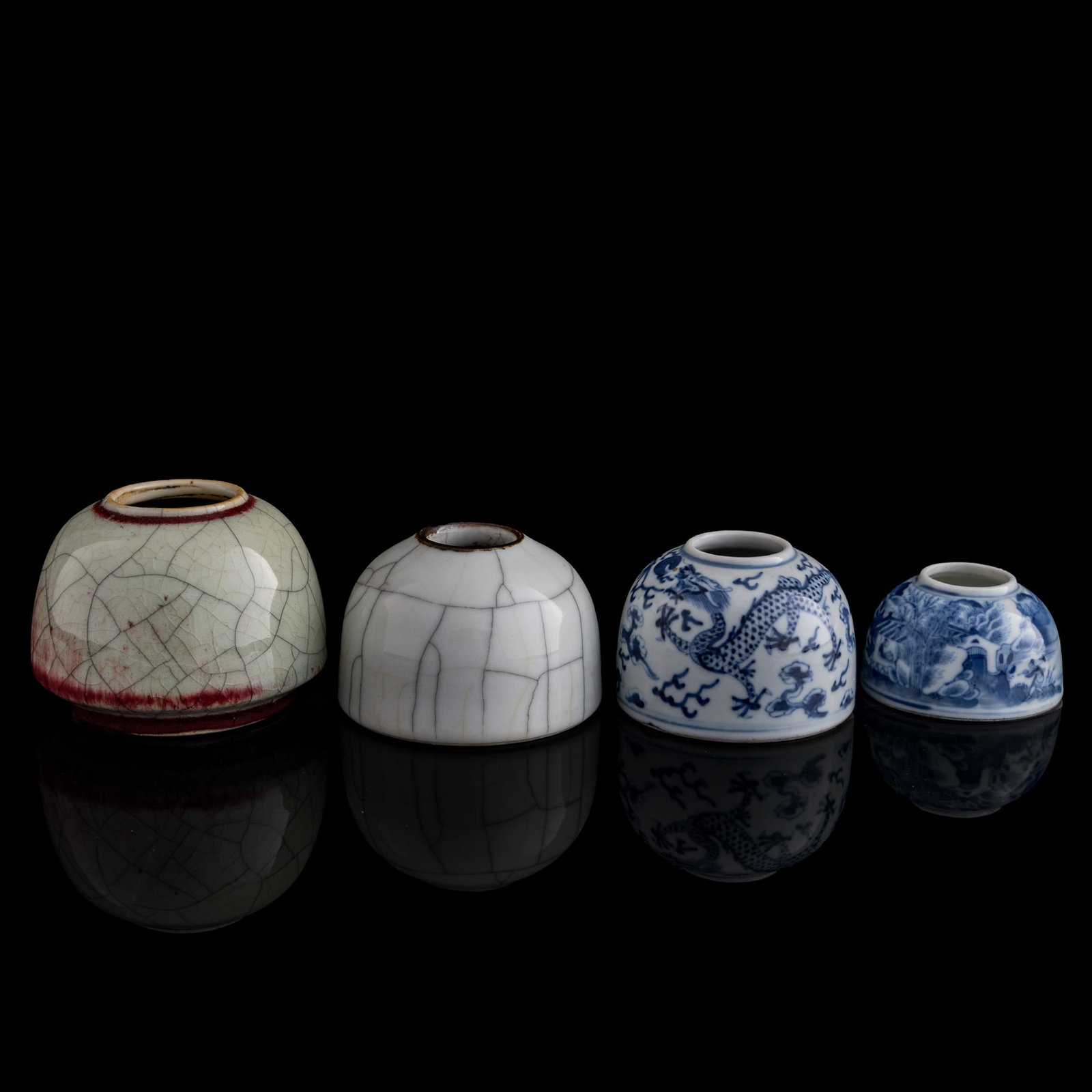 Two Chinese blue-and-white and two Ge-glazed water coupes, 19th century (1 of 12)