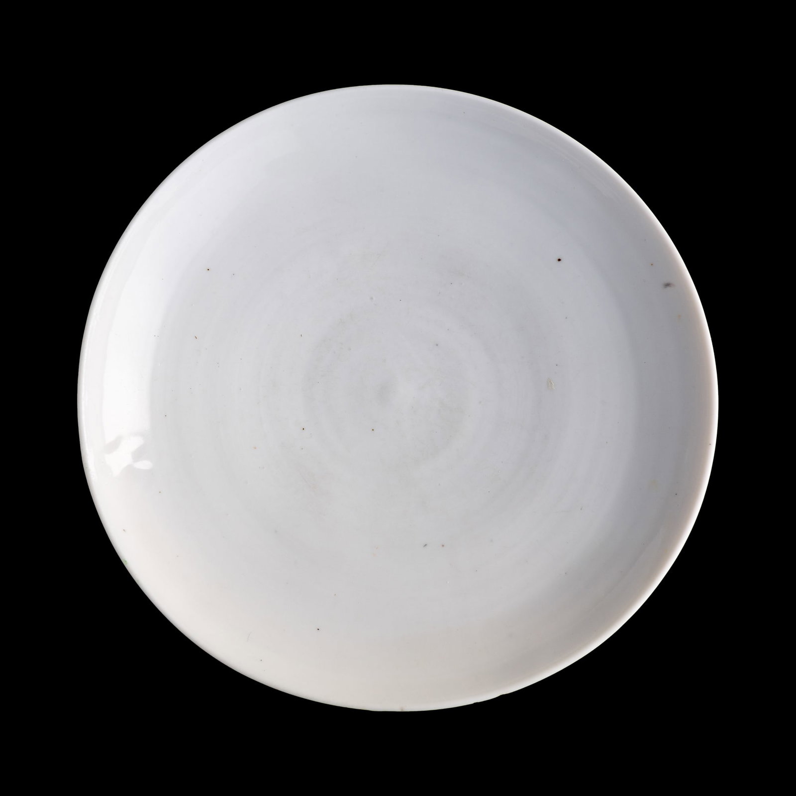 A Chinese Dehua white-glazed plate, 17th century (1 of 5)