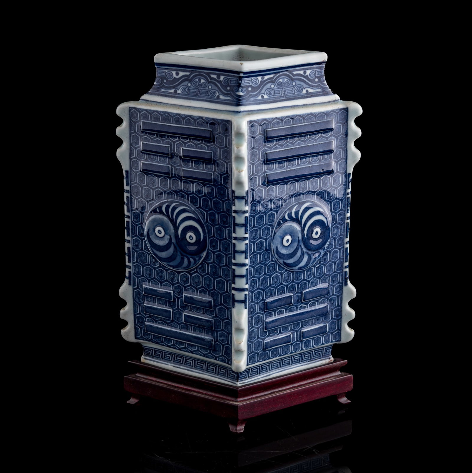 A Chinese blue and white 'bagua' cong-form vase, 19th century (1 of 11)