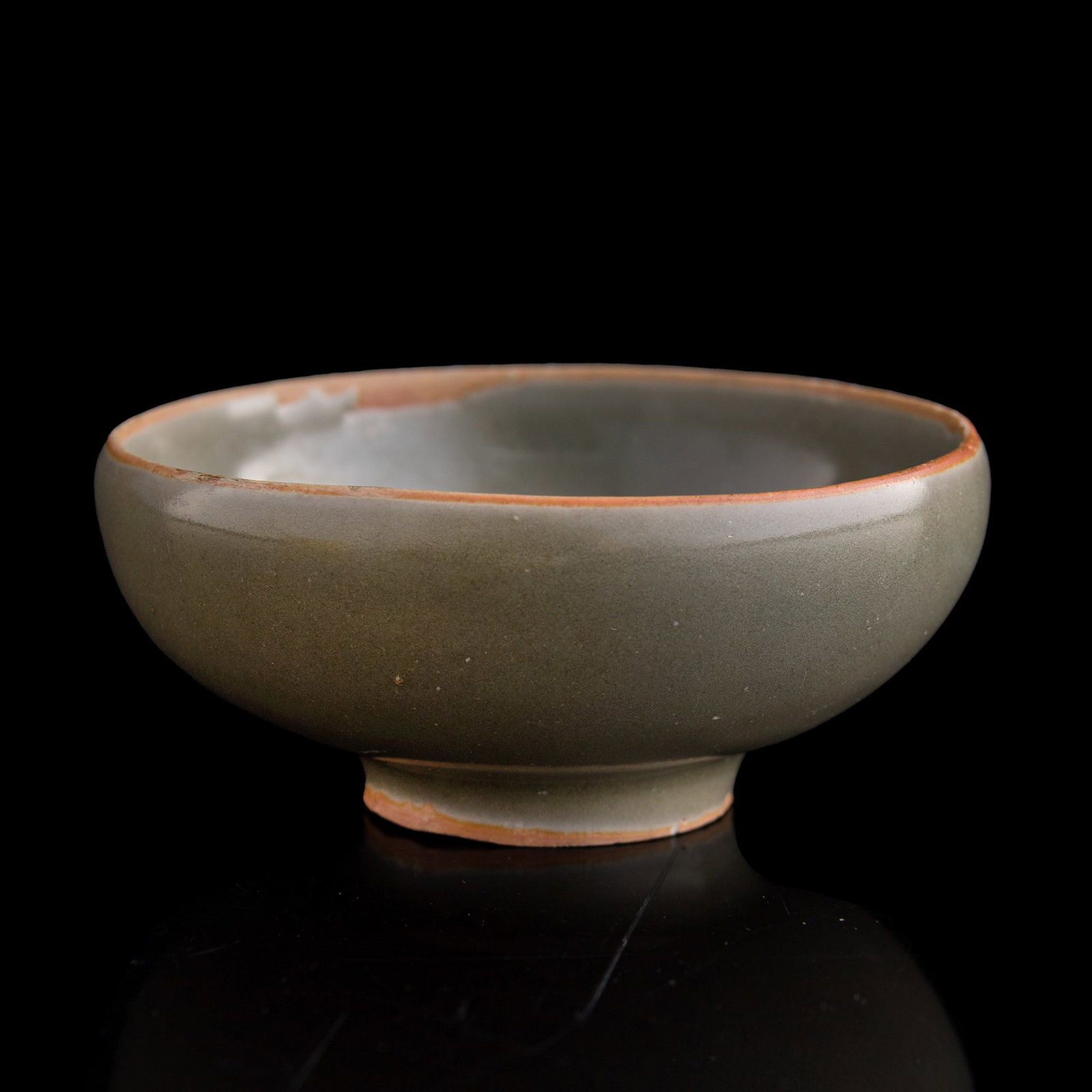 A Chinese Longquan bowl, Song dynasty (1 of 9)