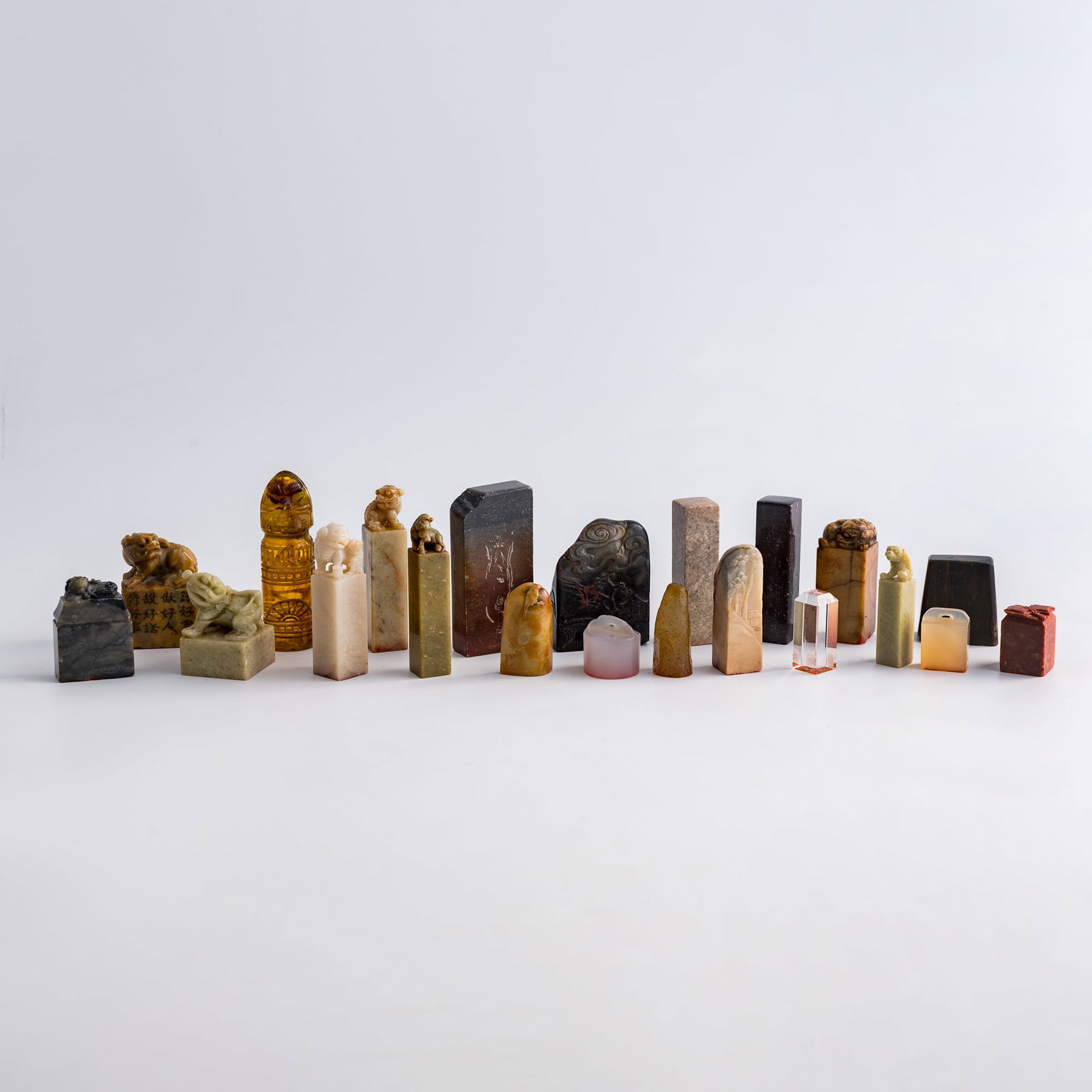 Twenty-one assorted Chinese Shoushan stone and other seals, Qing dynasty/Republic period (1 of 13)