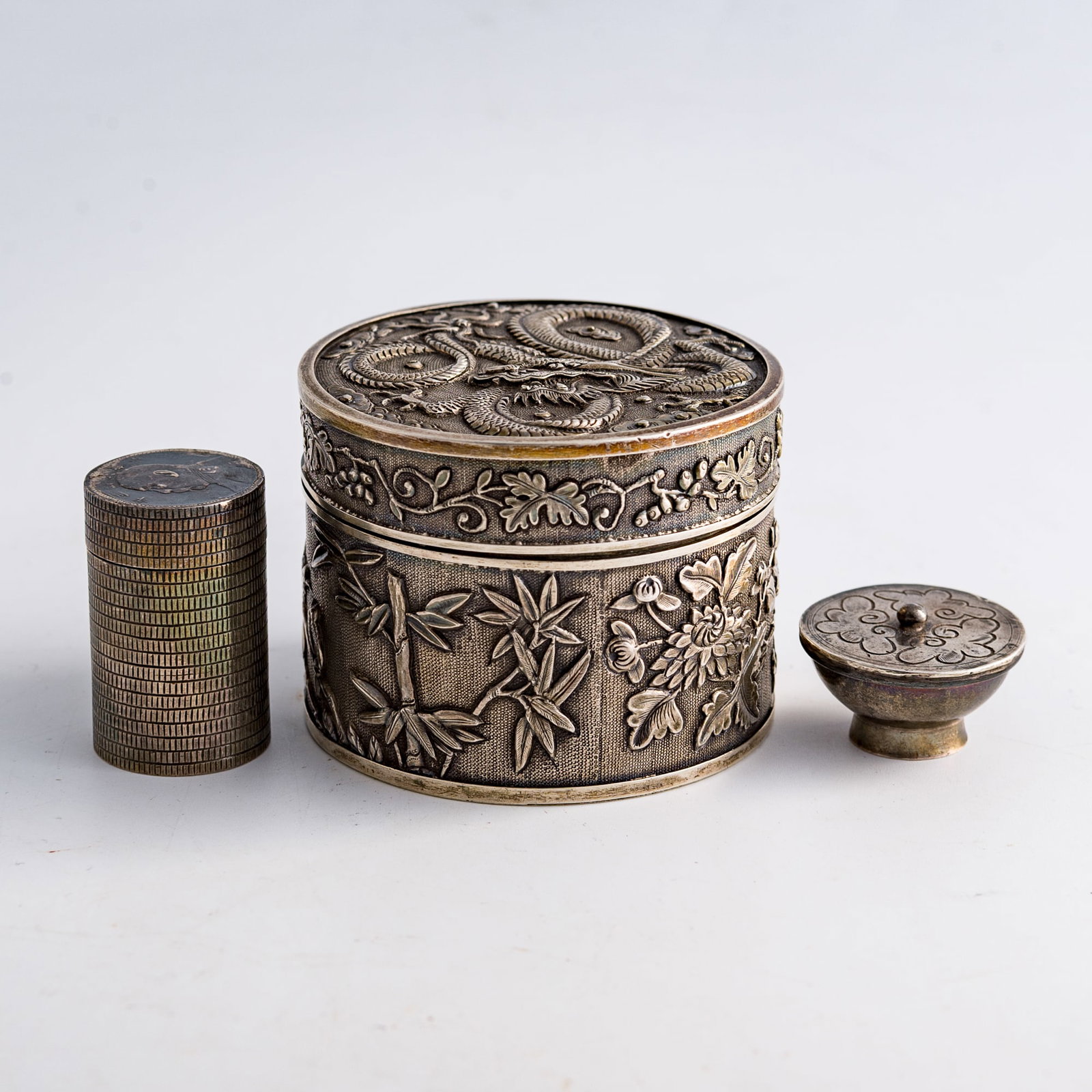 Five assorted Chinese silver objects, 19th century - 4