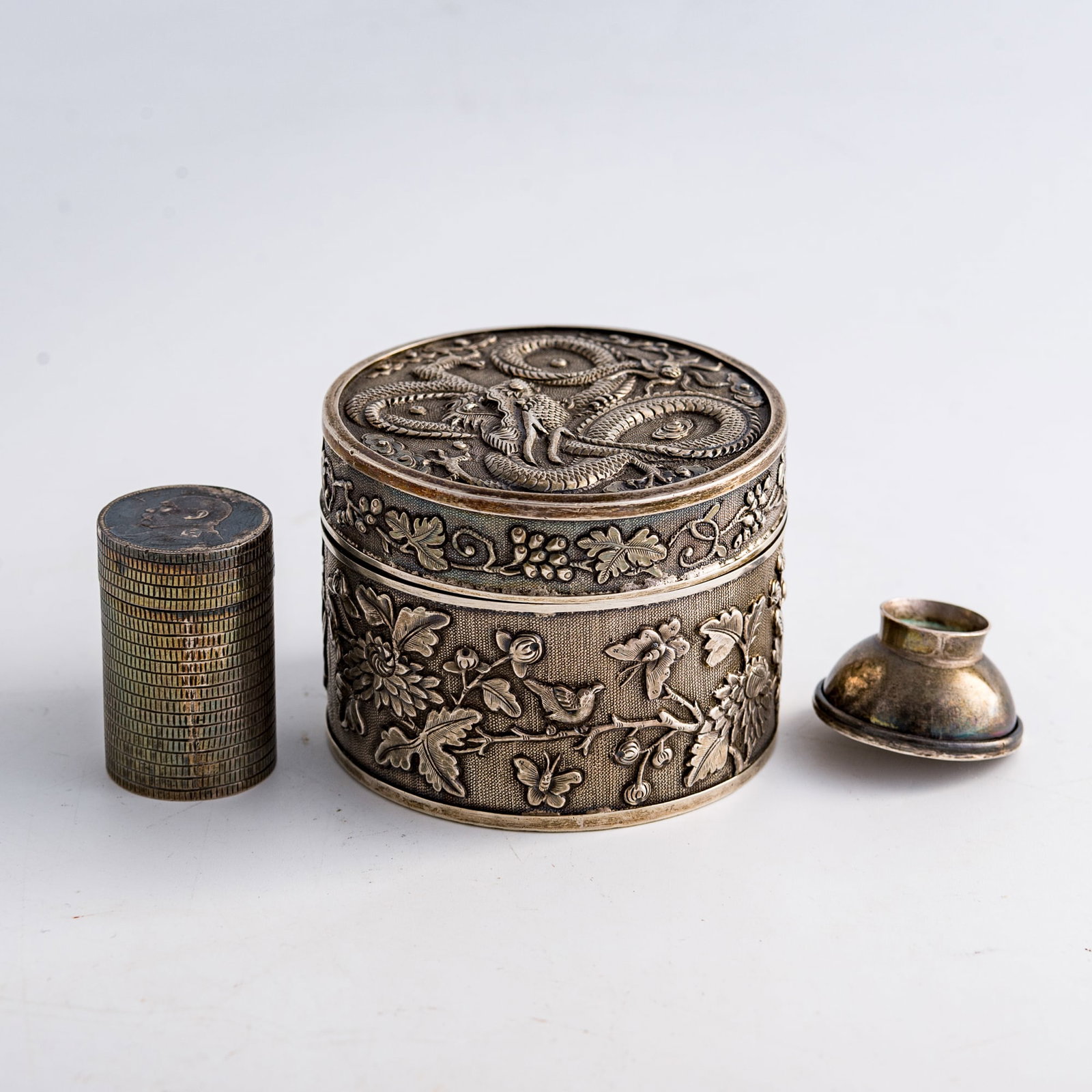 Five assorted Chinese silver objects, 19th century - 5