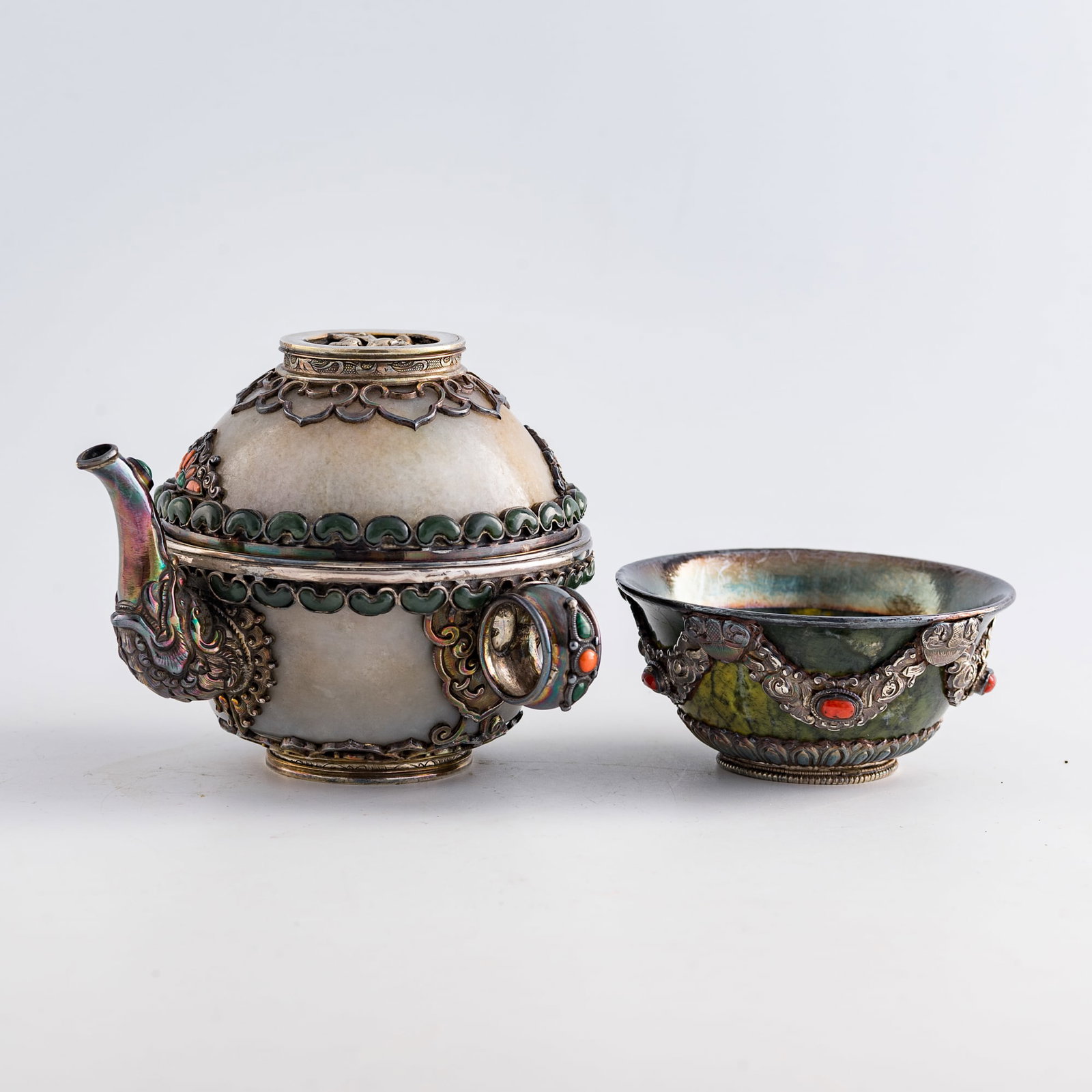 A Chinese silver-mounted jade ewer and cup, 19th century (1 of 12)