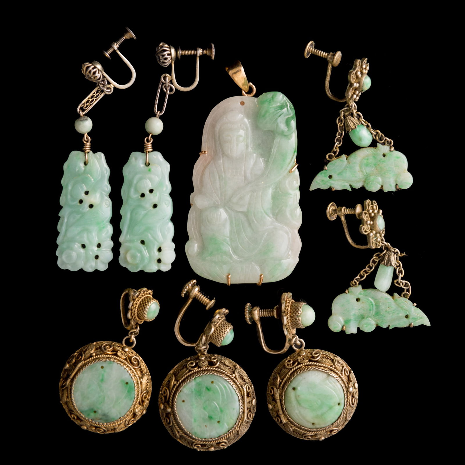 Eight Chinese jadeite jewelry pieces, Qing dynasty (1 of 9)